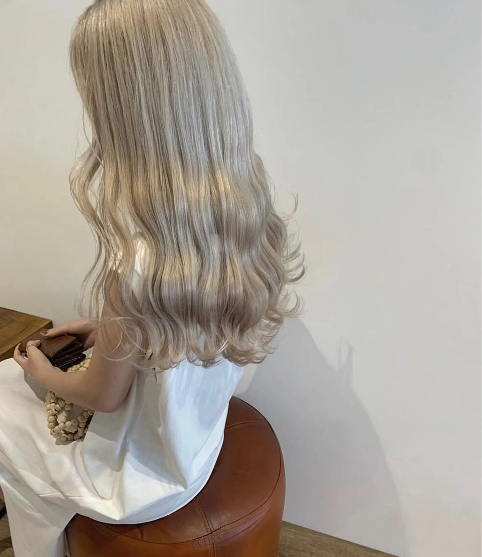 カラー ブリーチ ブロンド ホワイトブロンド KAYLEE ayanoのヘアスタイル