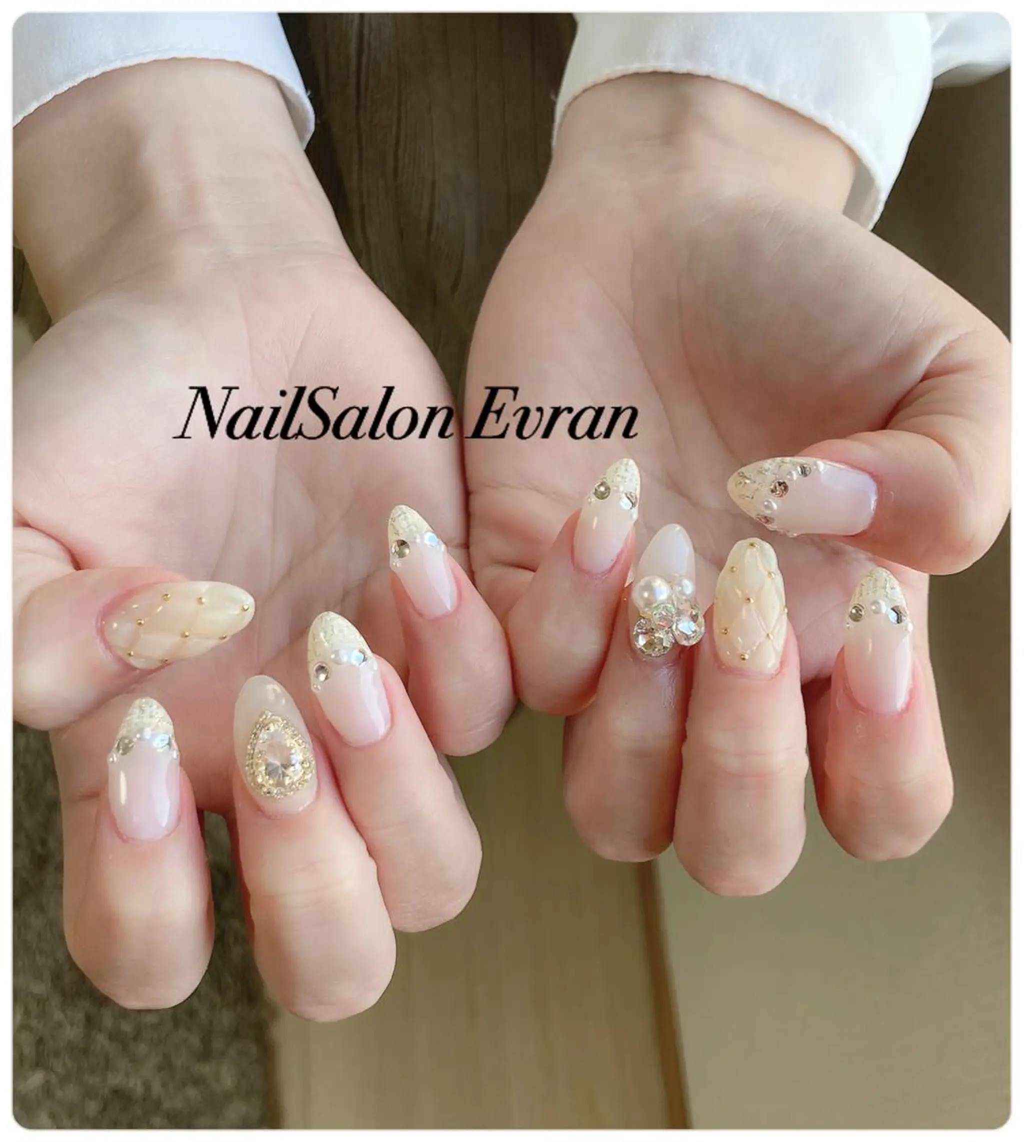 ネイル アートネイル フレンチネイル マグネットネイル 持ち込み ニュアンスネイル ハンドネイル Nail salon Evranのネイルデザイン