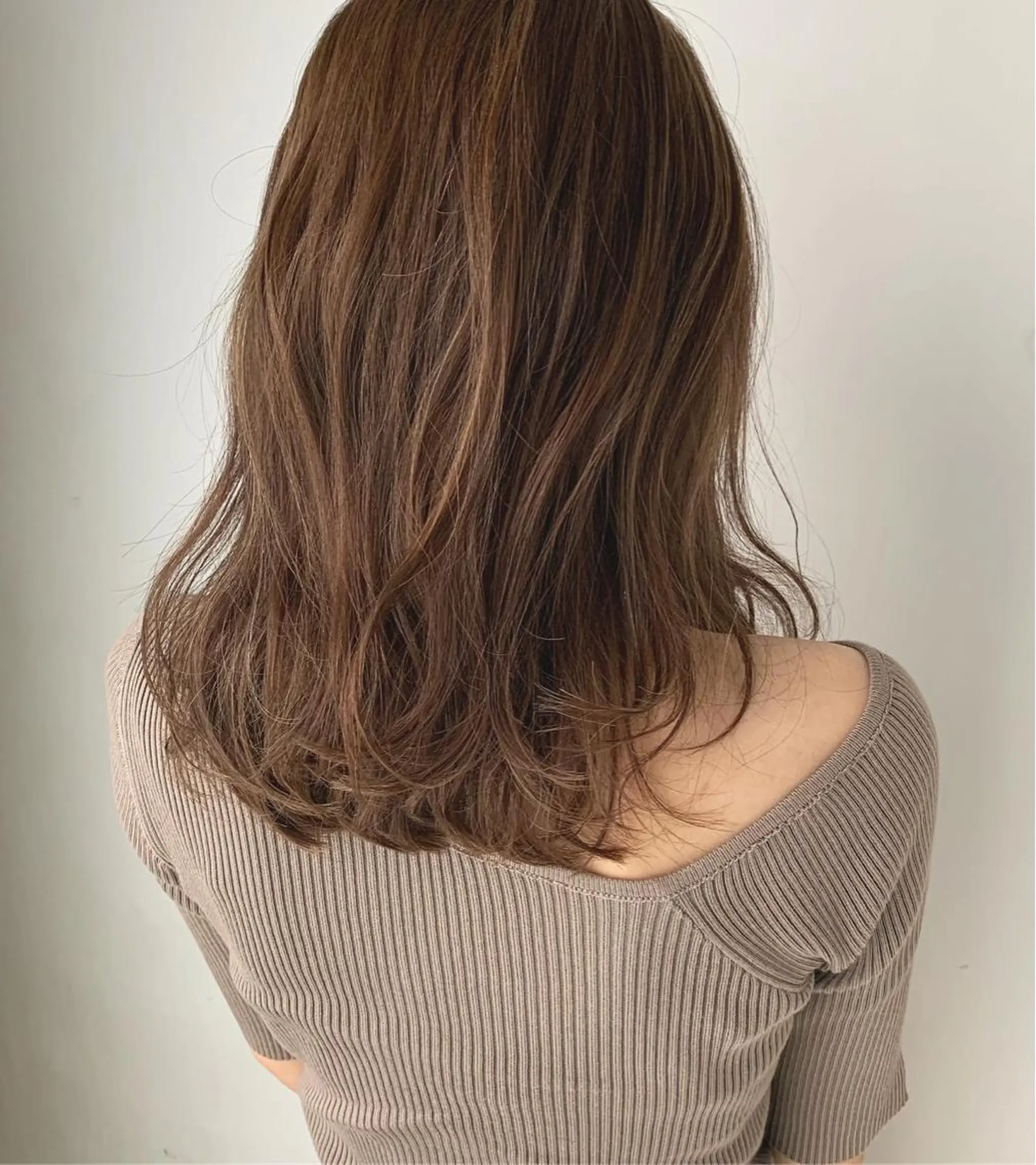 セミロング カラー MIA 菅原のヘアスタイル