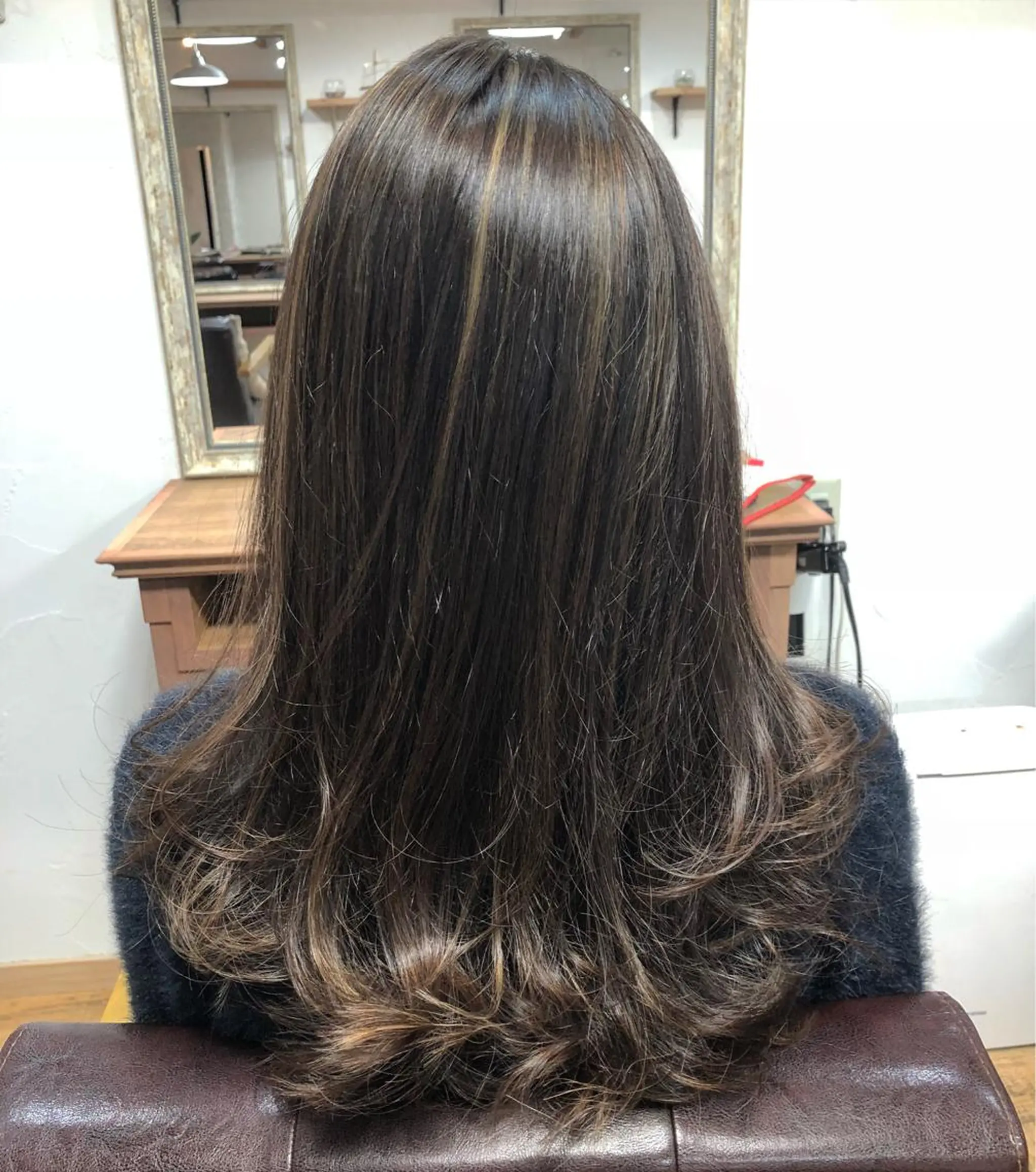 セミロング カラー ヘアアレンジ アッシュ ハイライトカラー ラベンダーカラー ラベンダーアッシュ ハイライト ヘアカラー トリートメント 遠藤 拓馬のヘアスタイル
