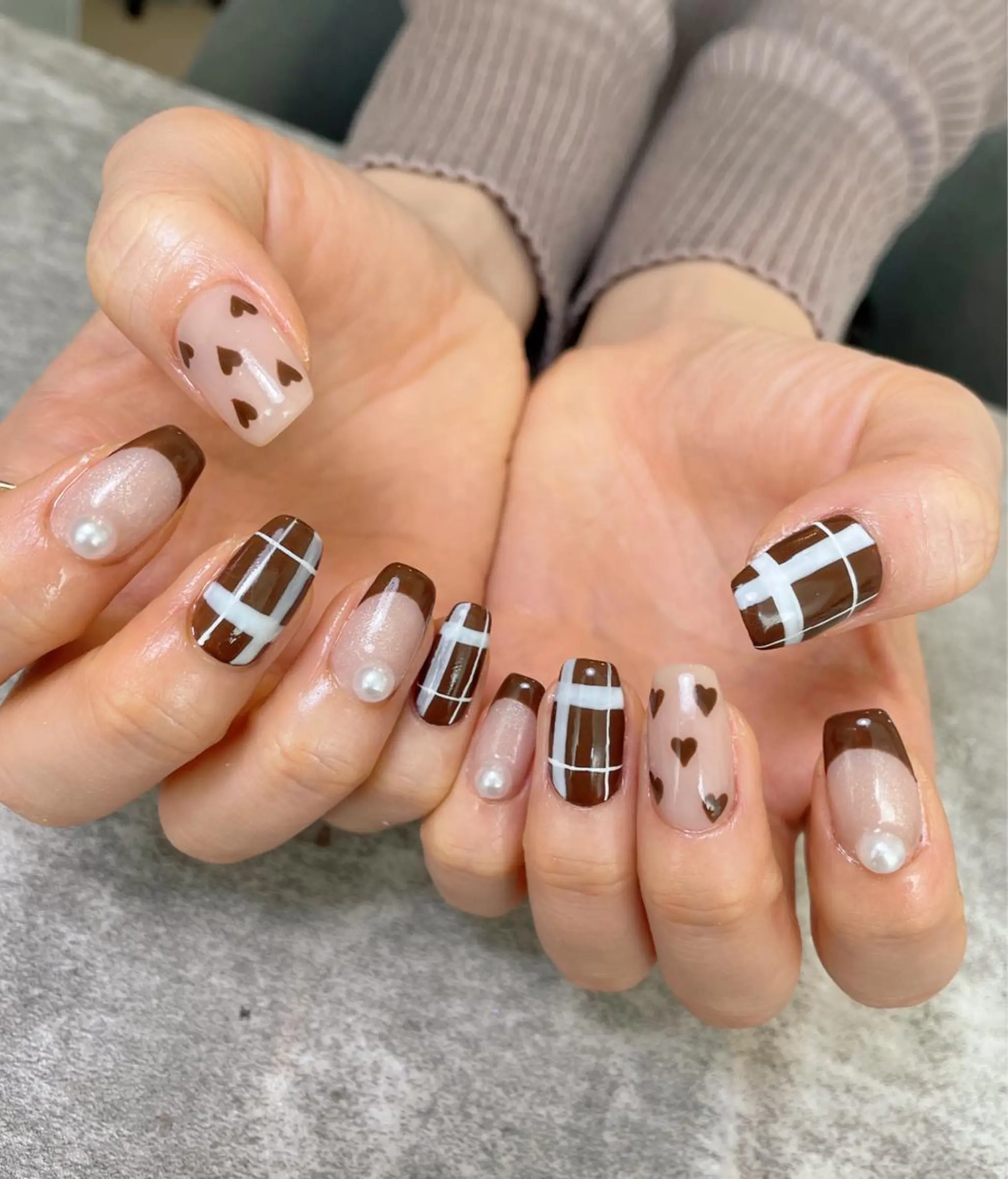 ネイル ブラウン フレンチネイル ハート スクエアネイル バレンタイン ハンドネイル ma riのネイルデザイン