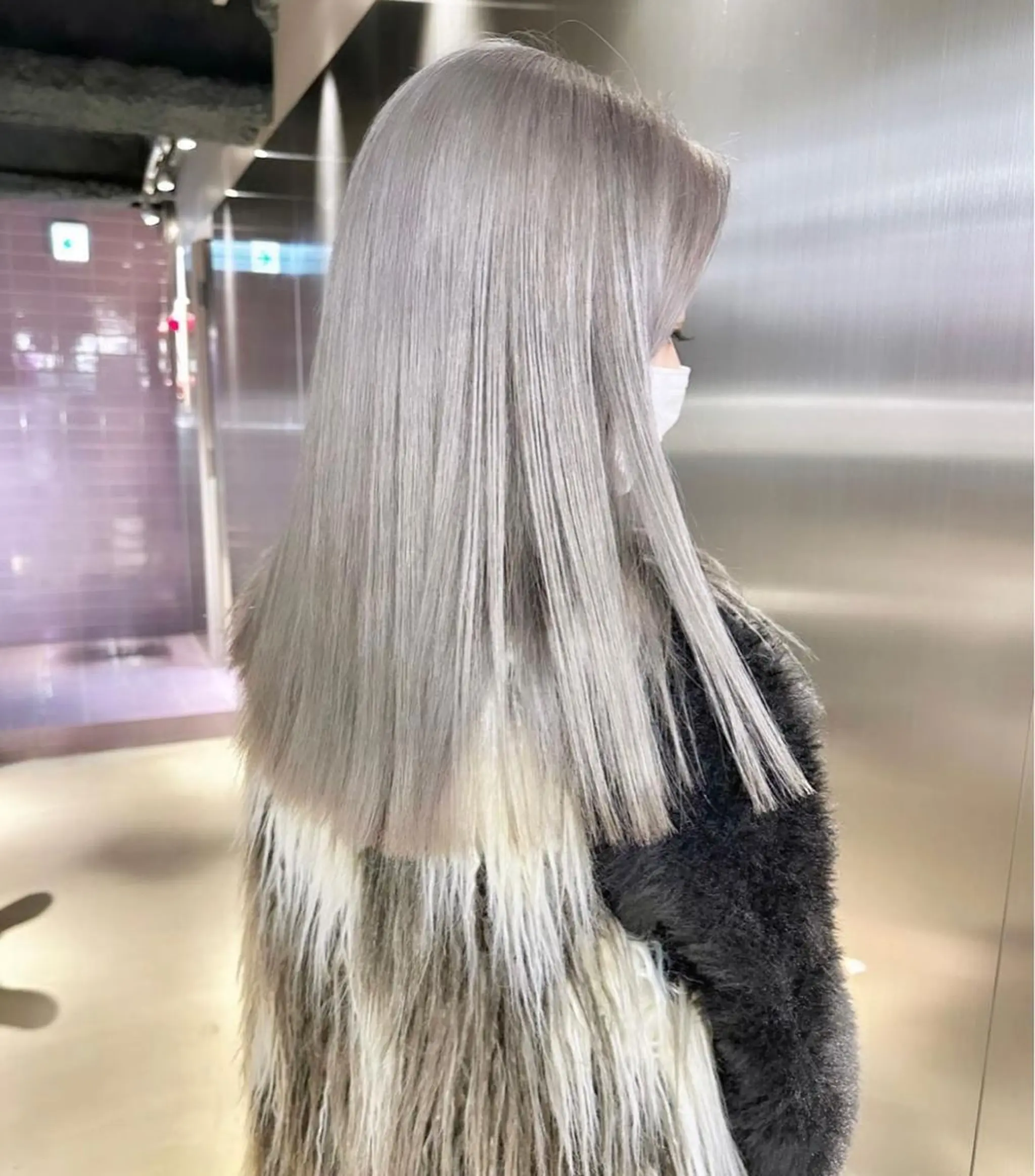 ロング カラー ブリーチ レイヤーカット トリートメント ハイトーン/ 縮毛矯正のヘアスタイル