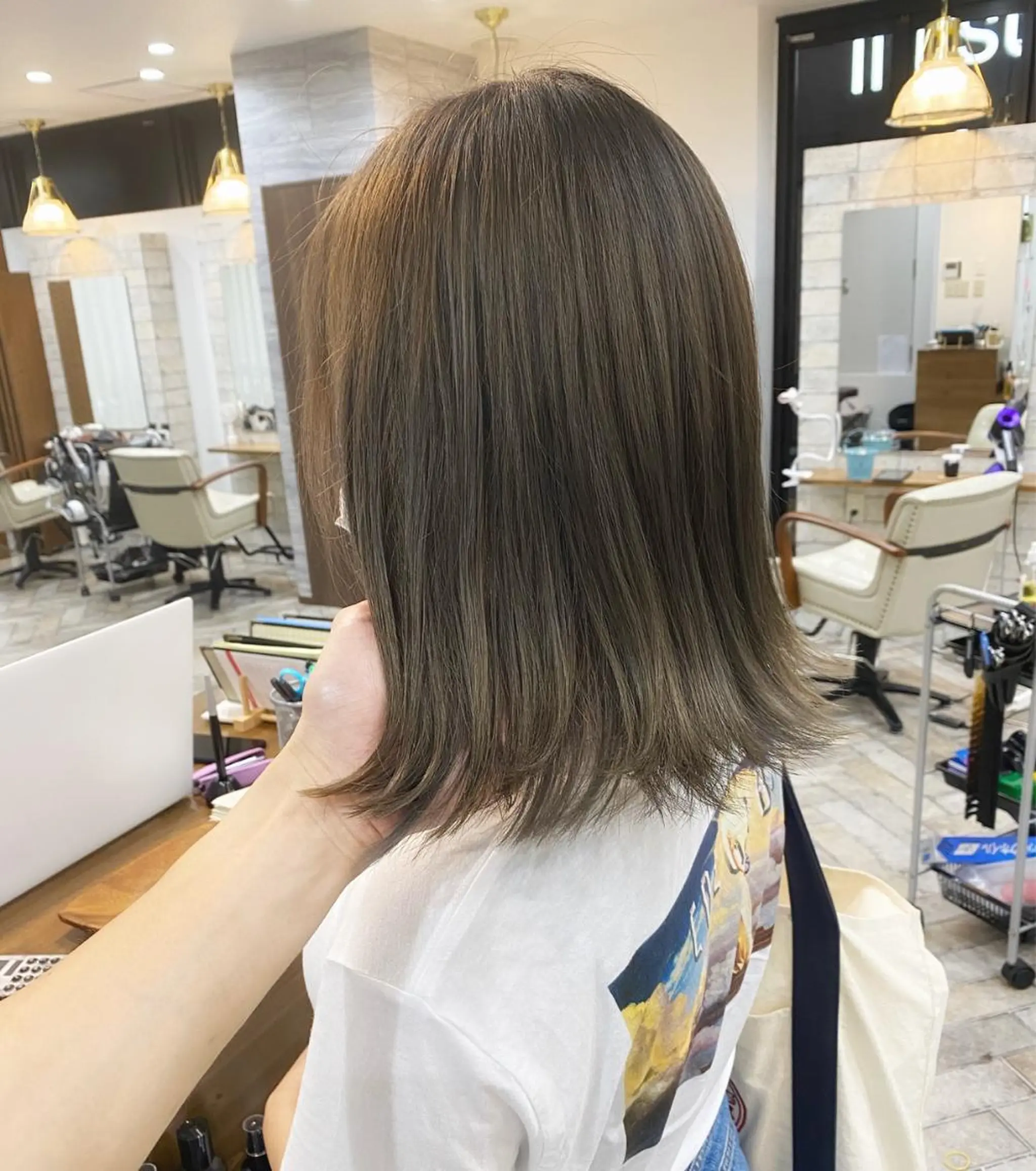 ミディアム カラー パーマ ヘアアレンジ メンズ キッズ ネイル マツエク・マツパ ヘアカラー ハイライト、レイヤー カット/西梅田/中西のヘアスタイル