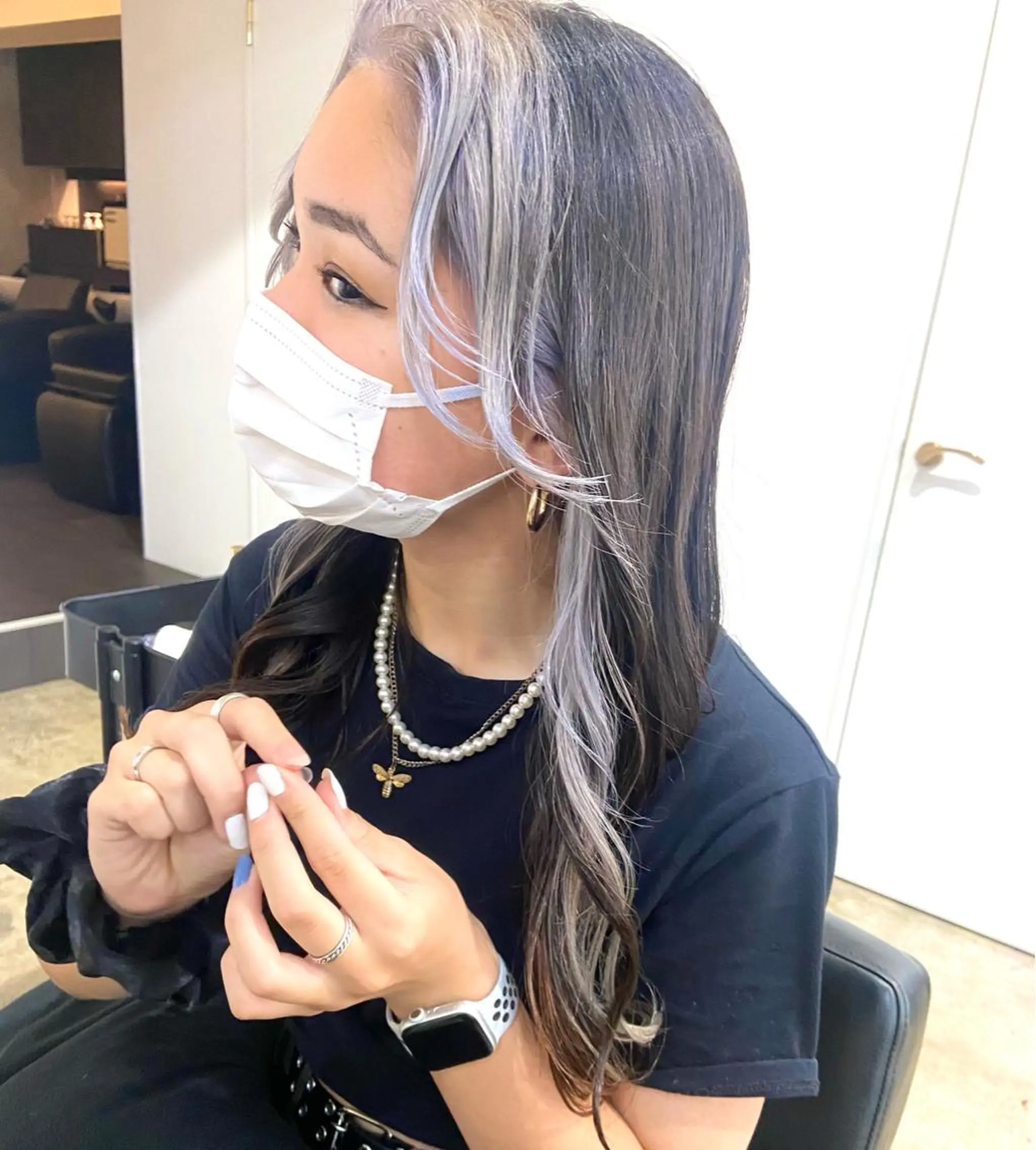 ロング カラー ブリーチ シルバー カット ヘアカラー トリートメント 🪽似合わせカラー RENA.🪽🩶のヘアスタイル