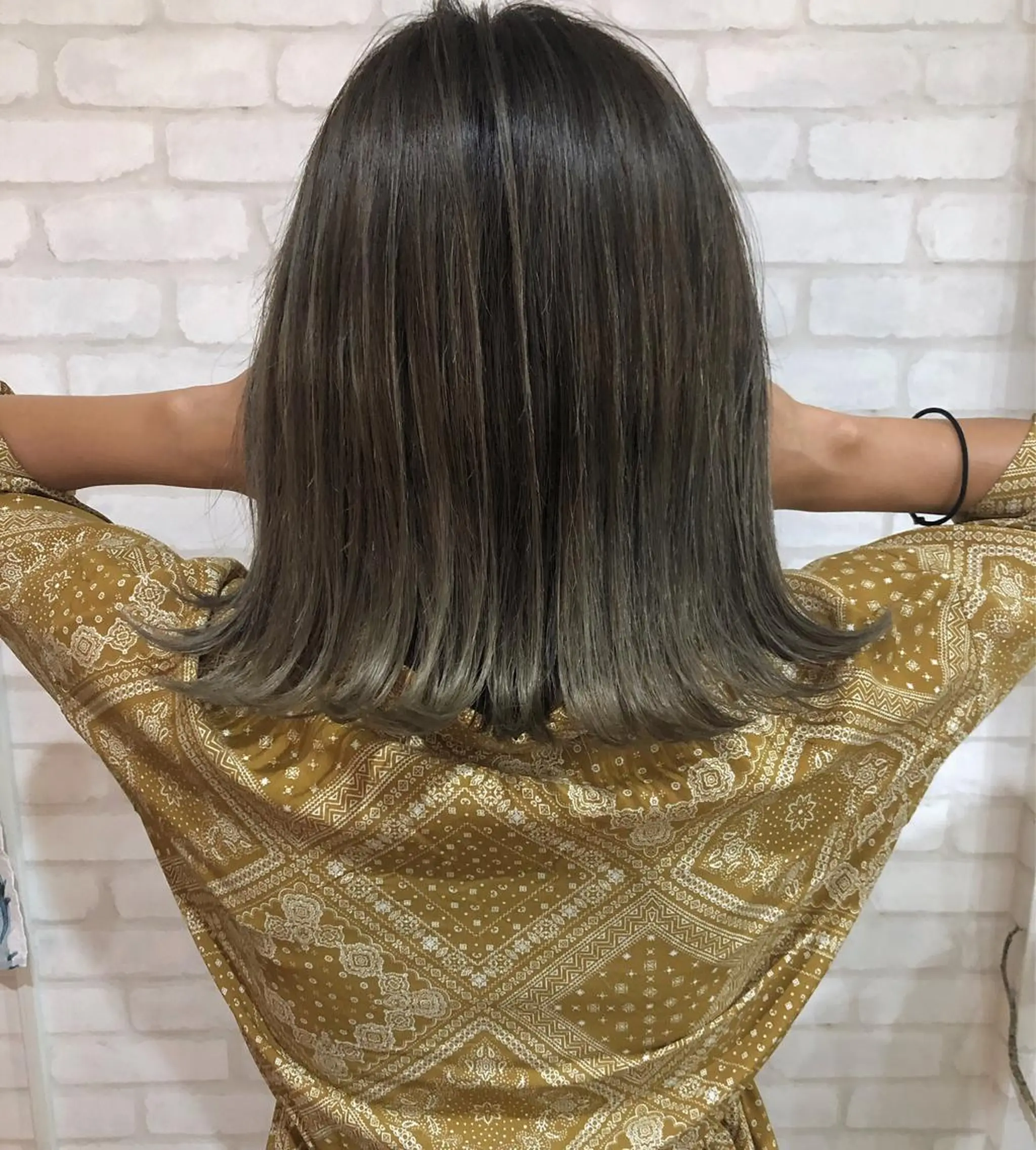 ミディアム カラー ブリーチ　透け感 カラー/neneのヘアスタイル