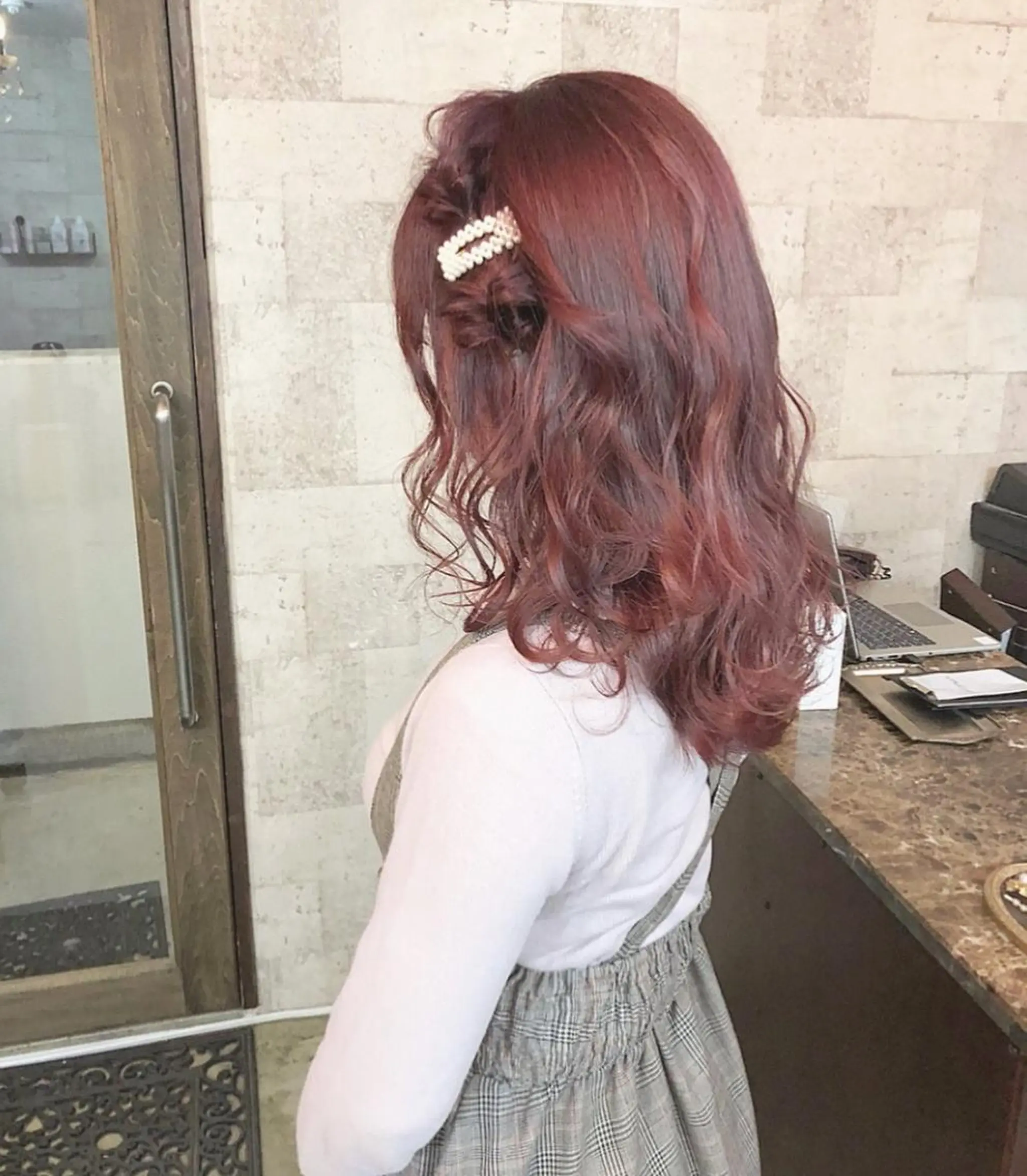 セミロング カラー ヘアアレンジ ハーフアップ ピンクカラー シアーピンク autre所属・大久保 ひでなりのヘアスタイル