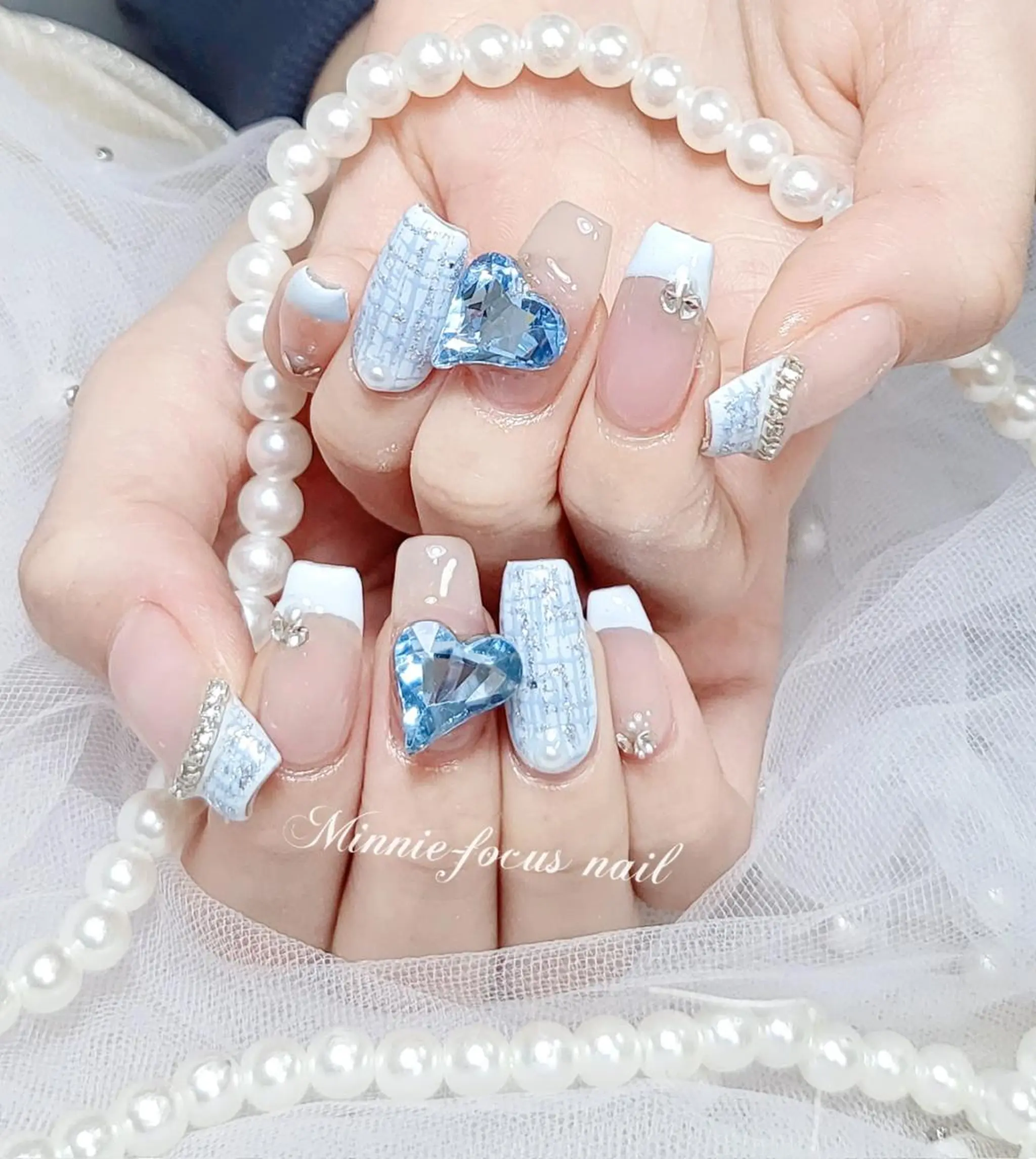 ネイル フレンチネイル キラキラネイル 韓国ネイル ツイードネイル ワンホンネイル ハンドネイル 🧸Lydia nail✨のネイルデザイン