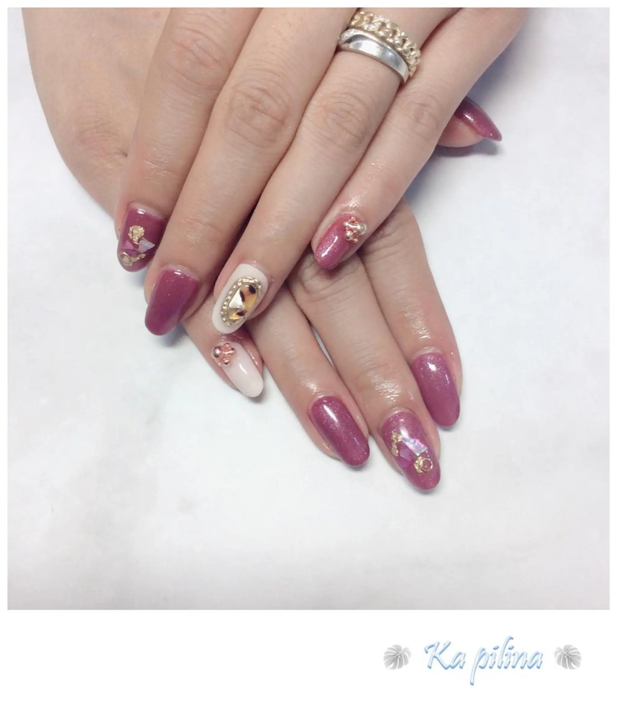 ネイル パープル ホワイト Nail salon Ka pilinaのネイルデザイン