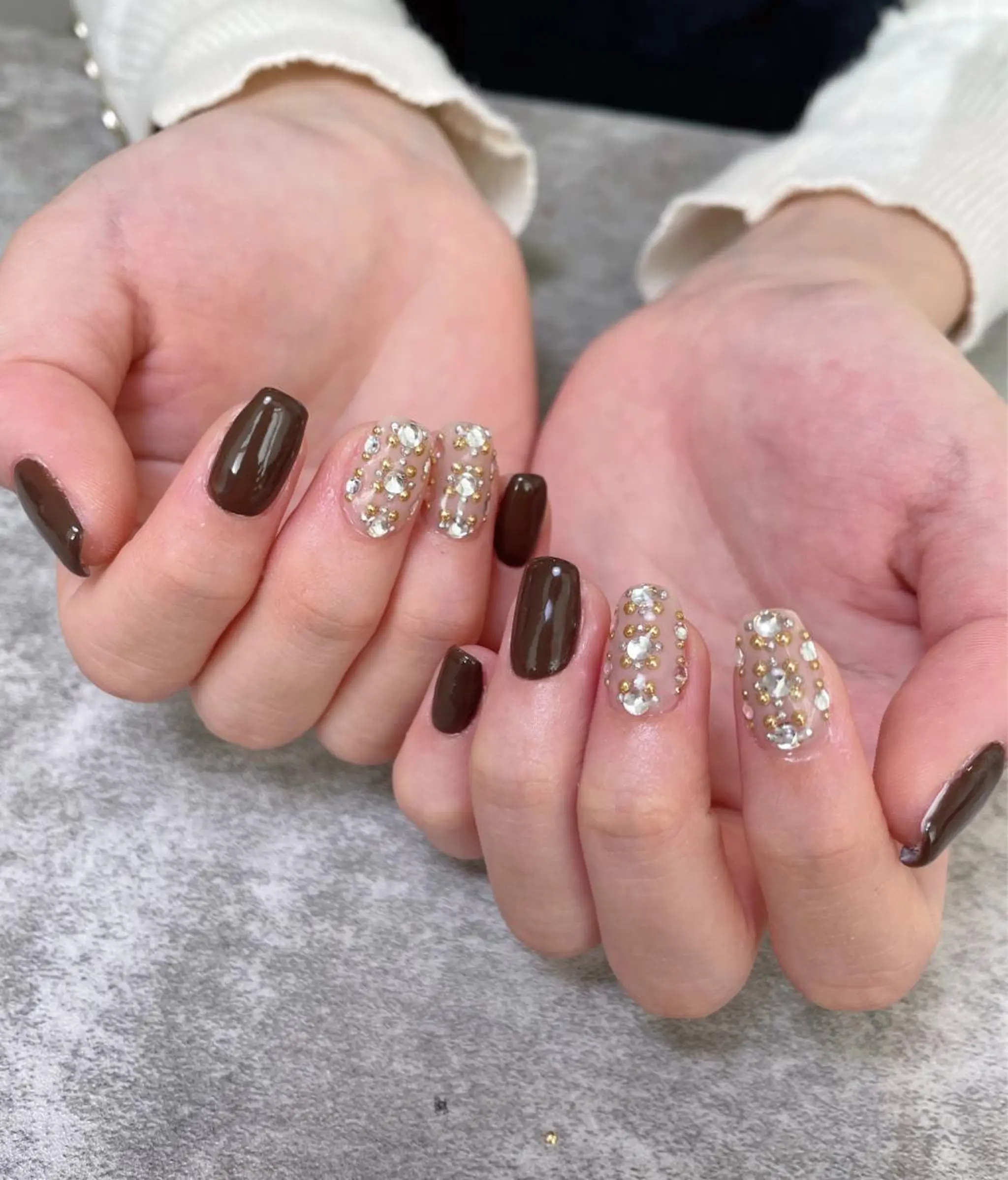 ネイル ブラウン ワンカラーネイル ストーンネイル ハンドネイル ma riのネイルデザイン