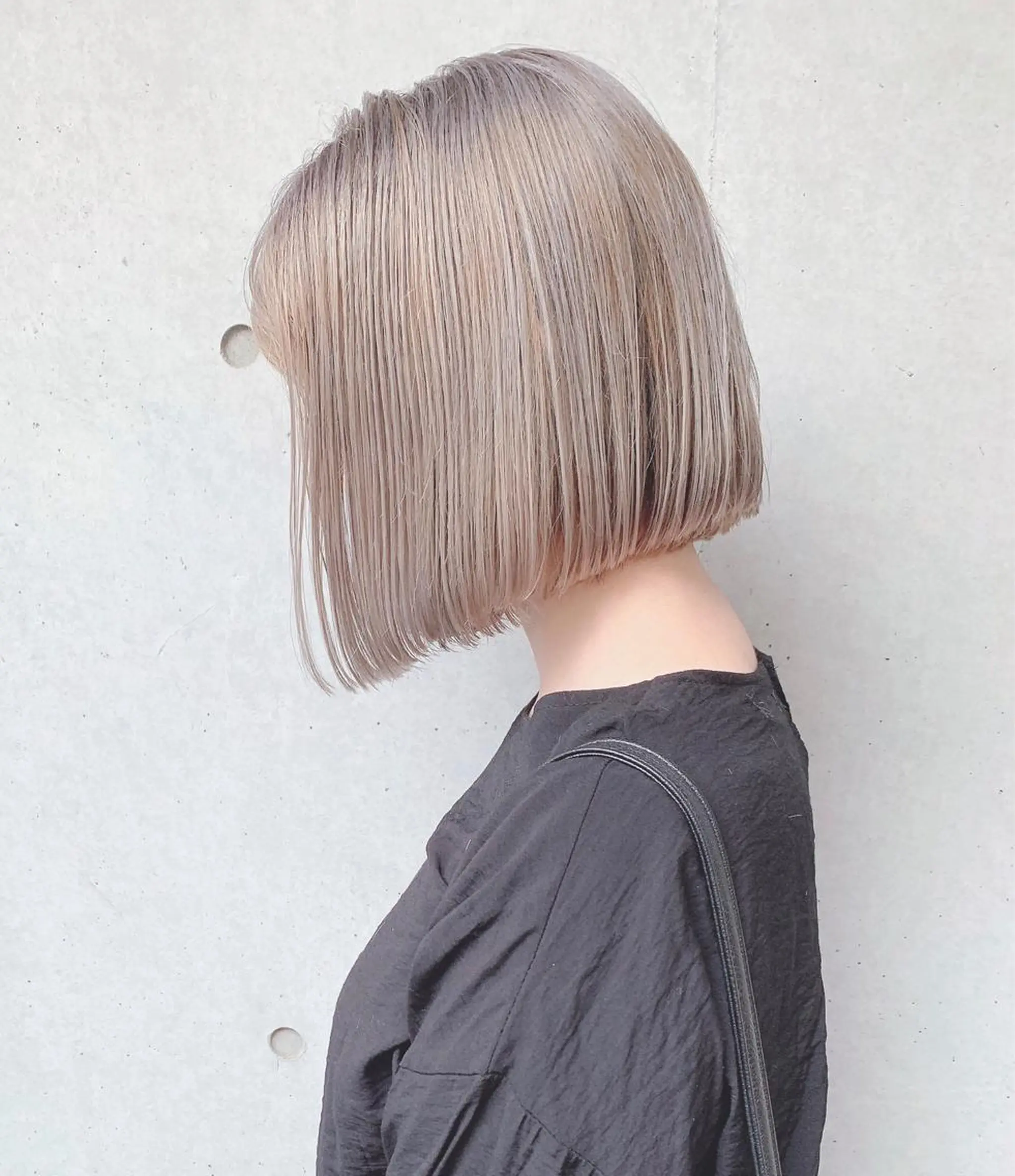ショート カラー ヘアアレンジ ハイトーンカラー ボブ rii-🩰 トレンド韓国ヘアのヘアスタイル