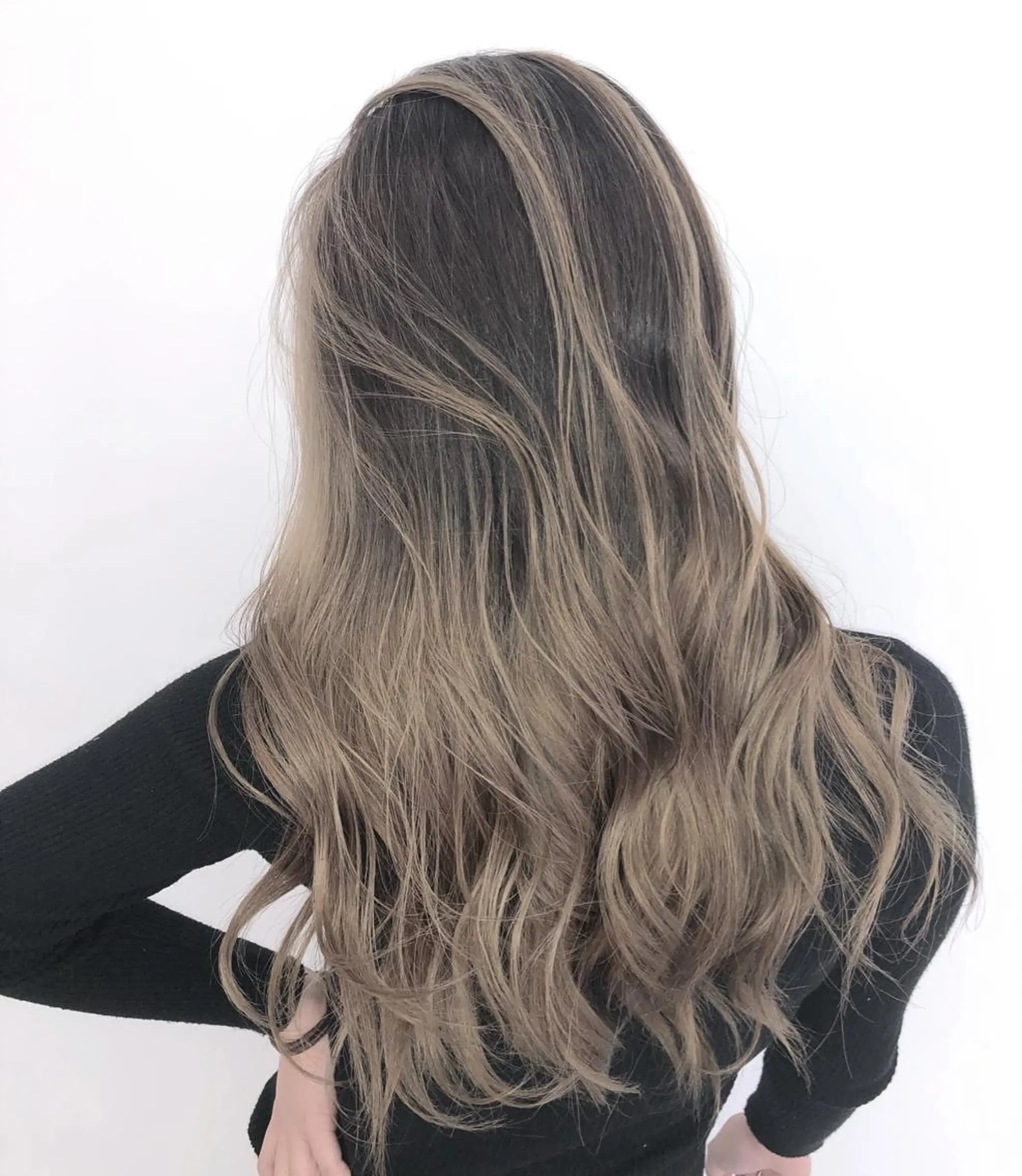 ロング カラー バレイヤージュ レイヤーカット gotoday所属・上品カラー HIDEのヘアスタイル