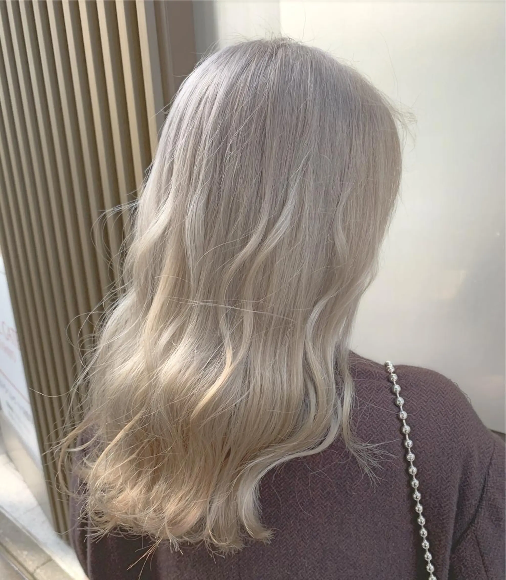 ロング アッシュ ハイライト レイヤーカット stylist ネネのヘアスタイル