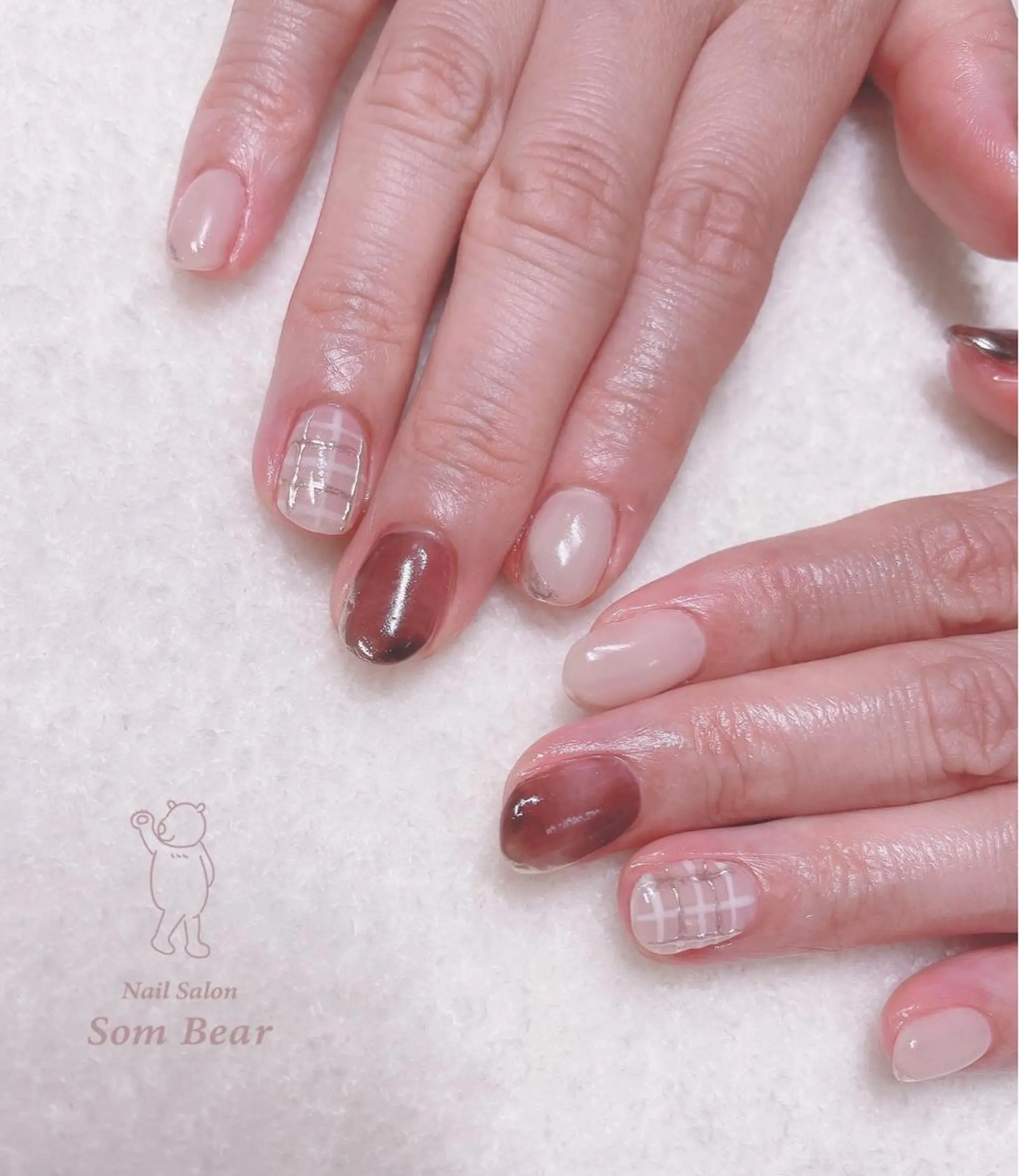 ネイル フラワーネイル フレンチネイル ゴージャス グラデーション ニュアンスネイル Som Bear所属・nail salon Som Bear🧸のネイルデザイン