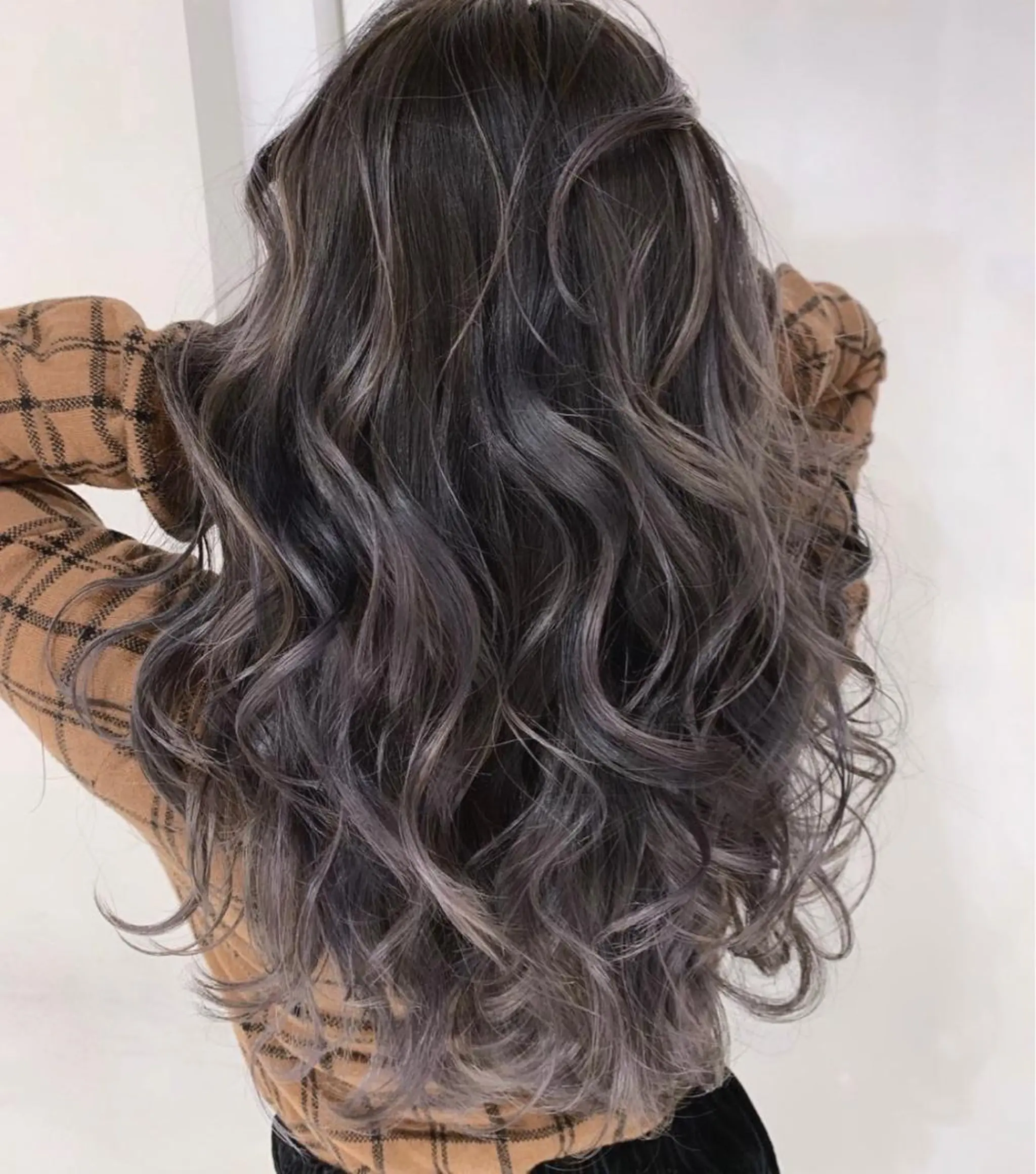 ロング カラー パーマ ヘアアレンジ 【公式】amble luxe池袋東口💛のヘアスタイル