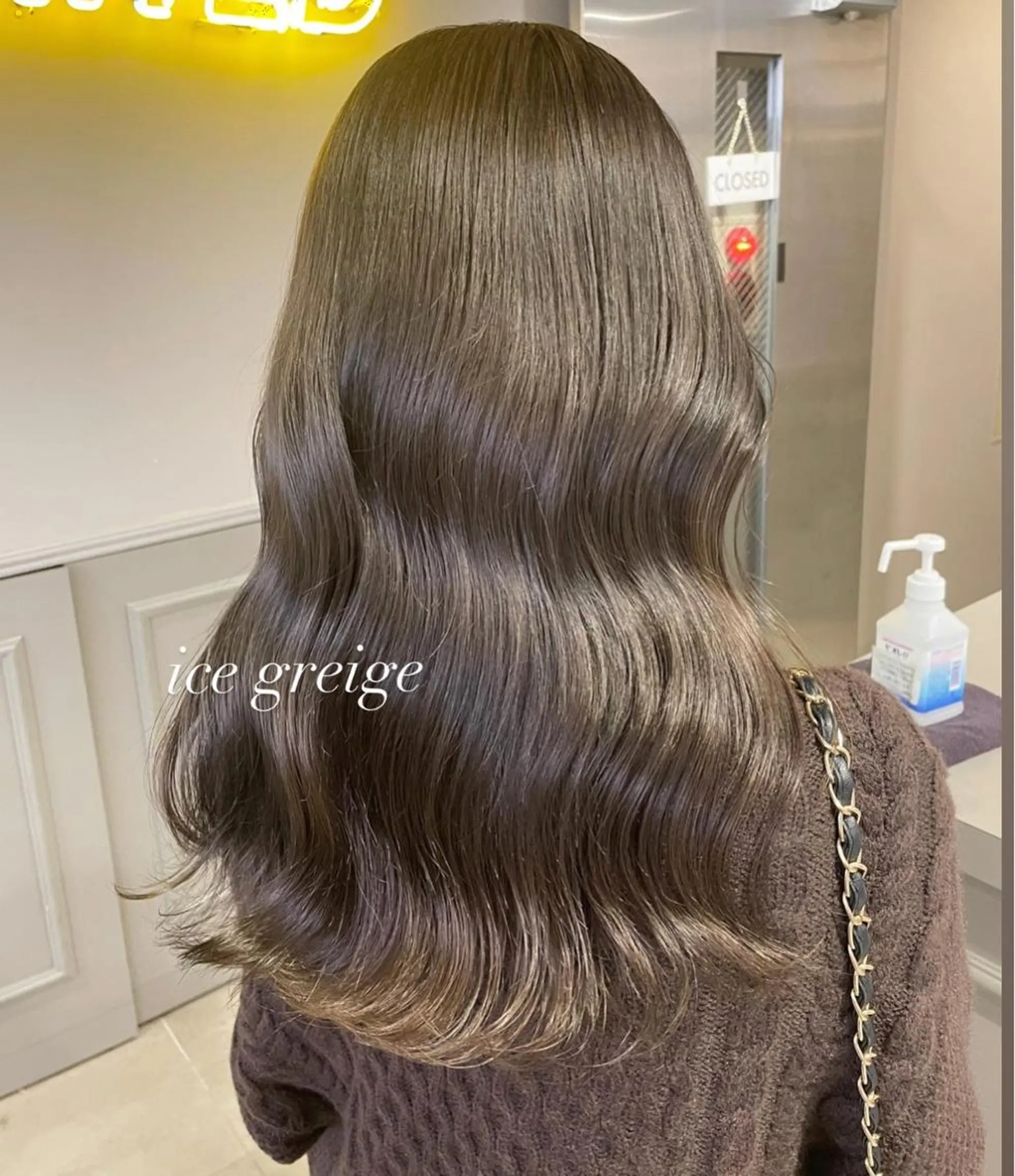 ミディアム カラー ヘアカラー トリートメント 韓国レイヤー ハッシュカットのヘアスタイル