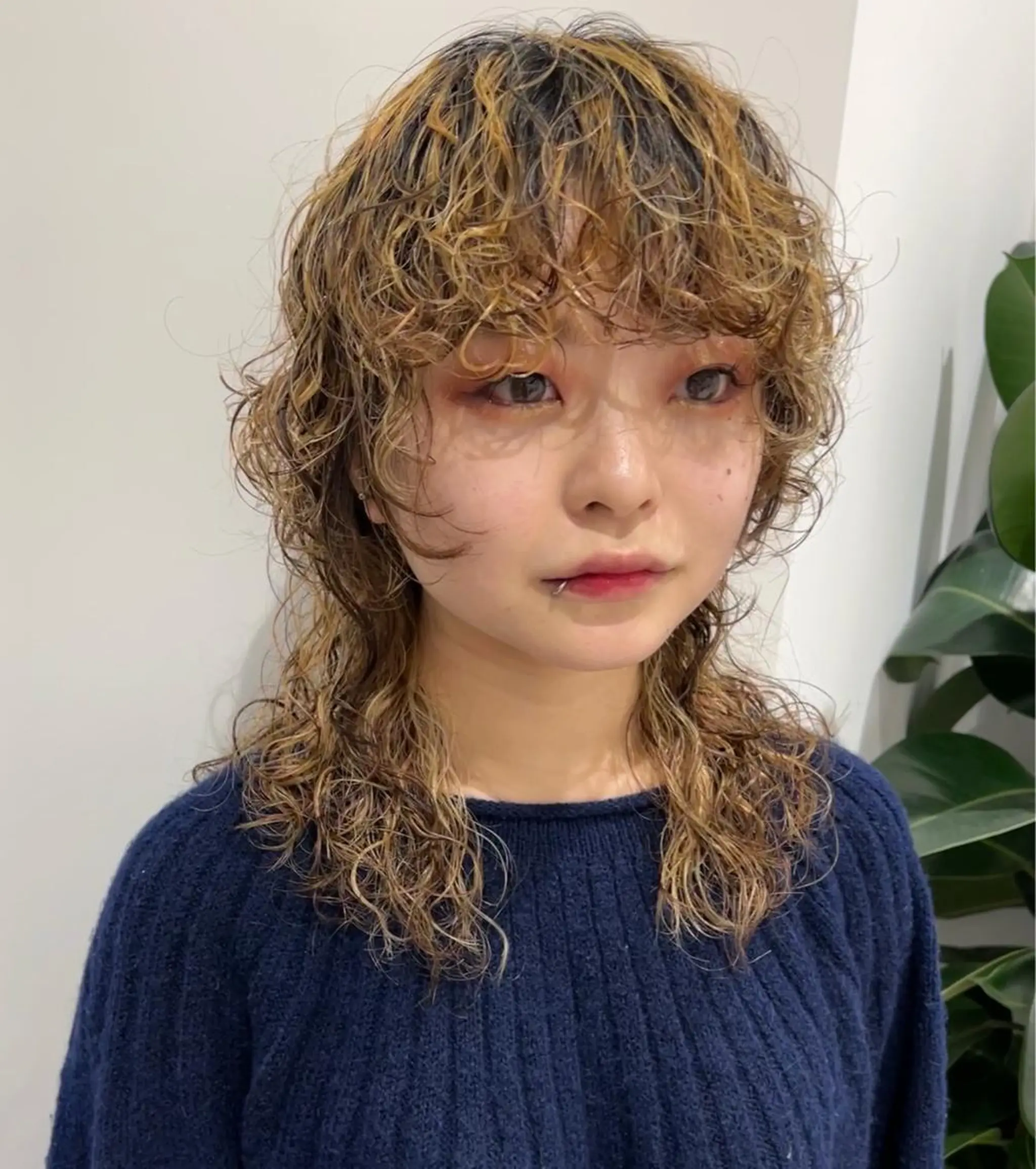 ミディアム カット ヘアカラー パーマ トリートメント ally hairsalon所属・Emi .のヘアスタイル