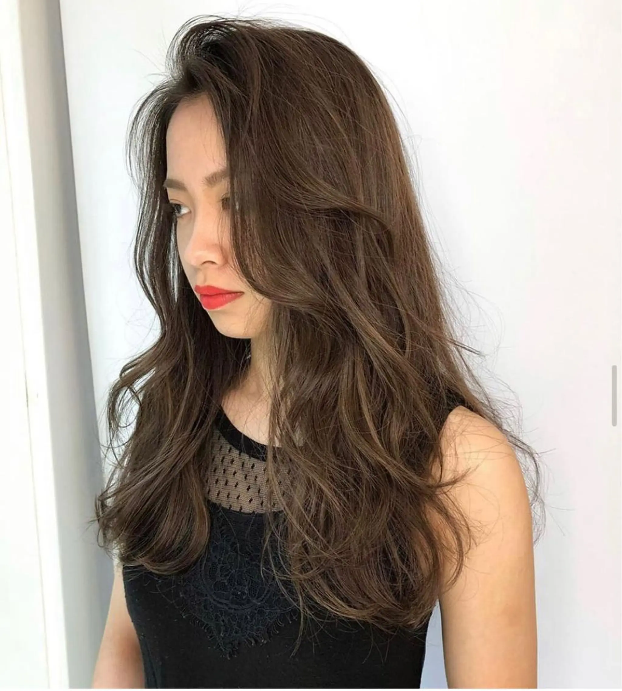 ロング ハイライト 中村 かおりのヘアスタイル