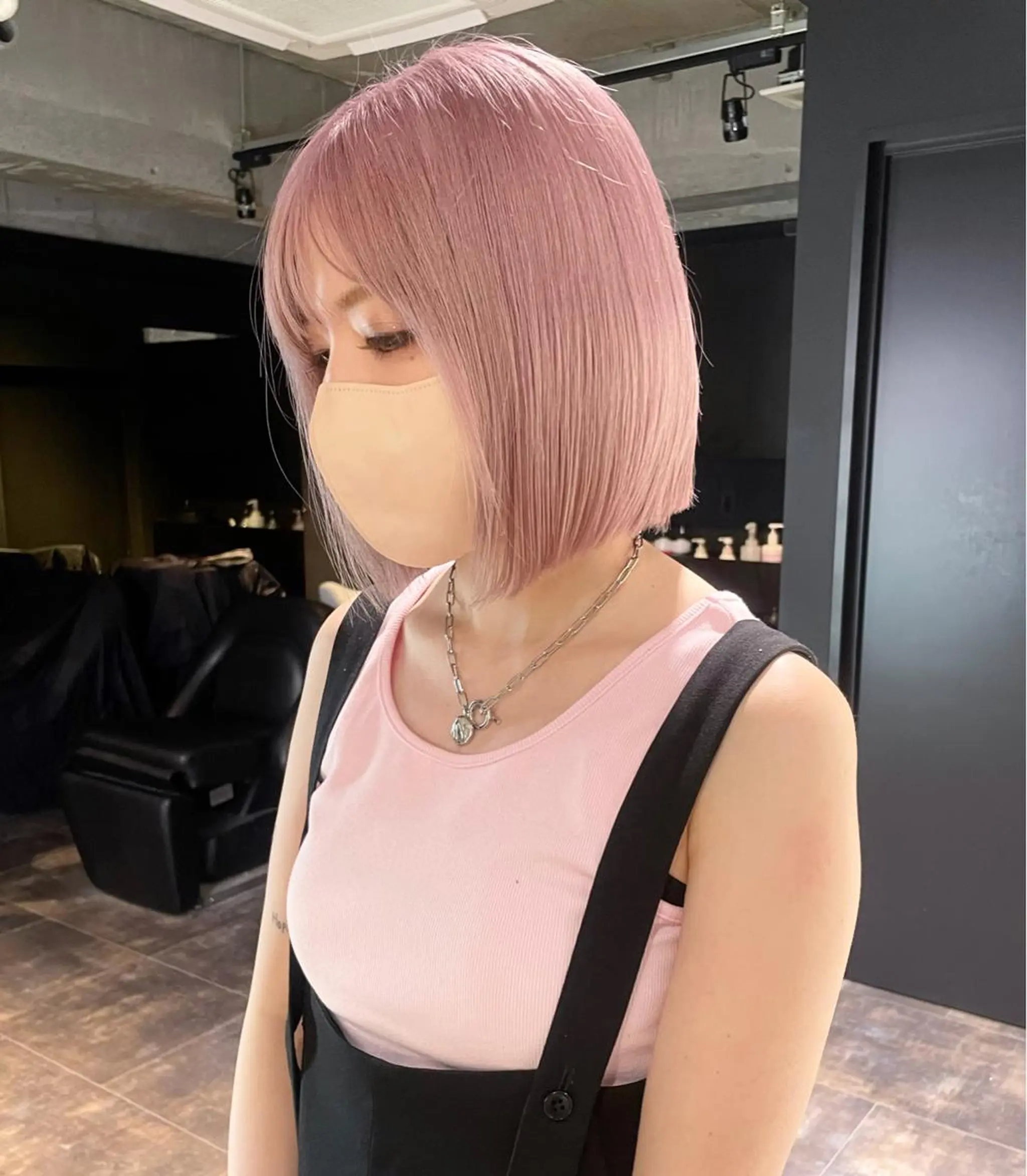 ミディアム カラー ベージュカラー ブリーチ ハイトーンカラー ピンクカラー ピンクベージュ 心斎橋/ブリーチ minamiのヘアスタイル