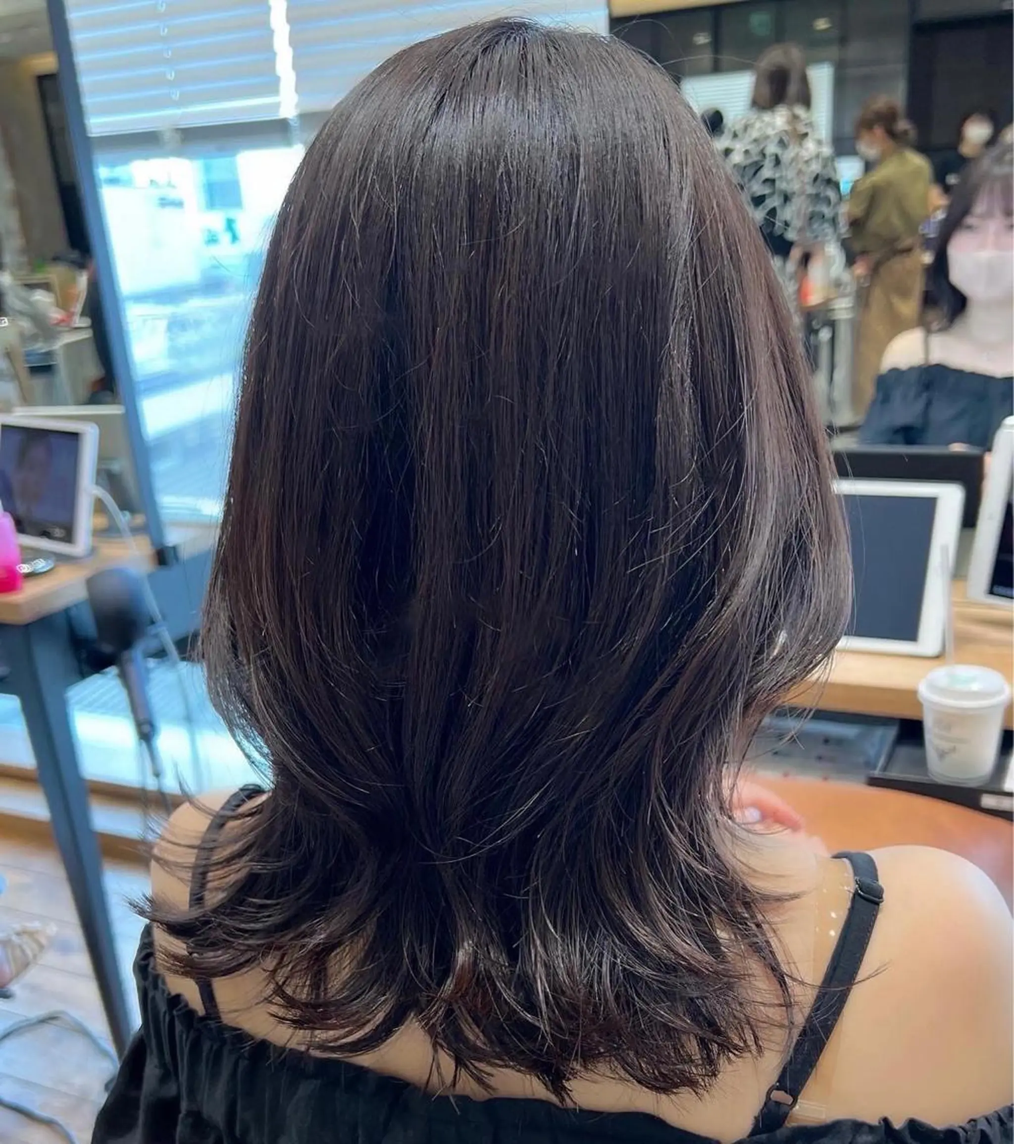 ミディアム くびれヘア 髪質改善 縮毛矯正 カット ヘアカラー トリートメント 🧡くびれヘア/前髪 顔周り🧡久原結衣のヘアスタイル