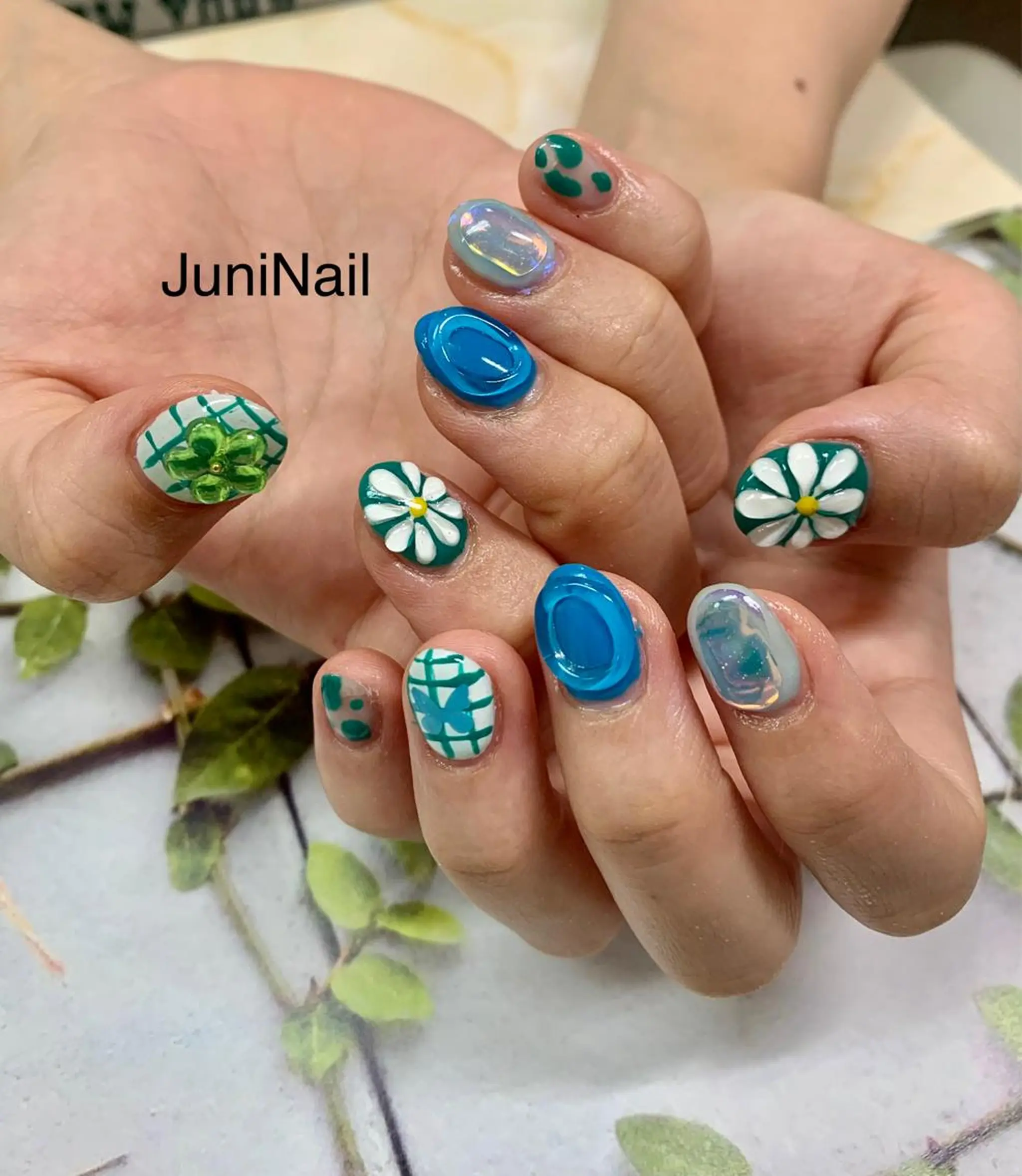 ネイル オーロラネイル クリアネイル フラッシュネイル フレンチネイル 氷ネイル・うるうるネイル ハンドネイル JuniNail韓国 ネイリストsuのネイルデザイン