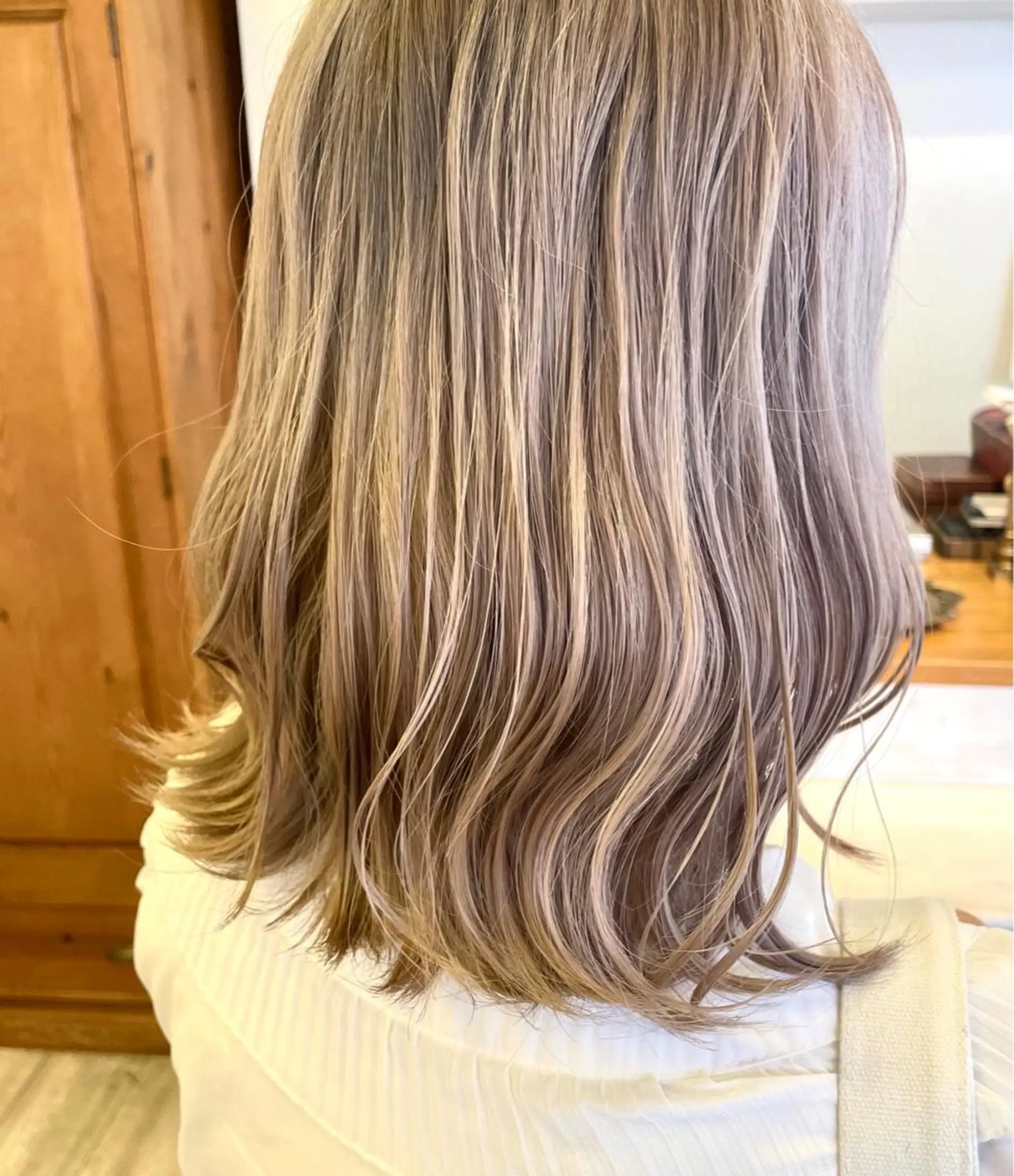 ミディアム カラー ベージュカラー ブリーチ ケアブリーチ ダブルカラー インナーカラー/推し アニメカラー/ウルフのヘアスタイル