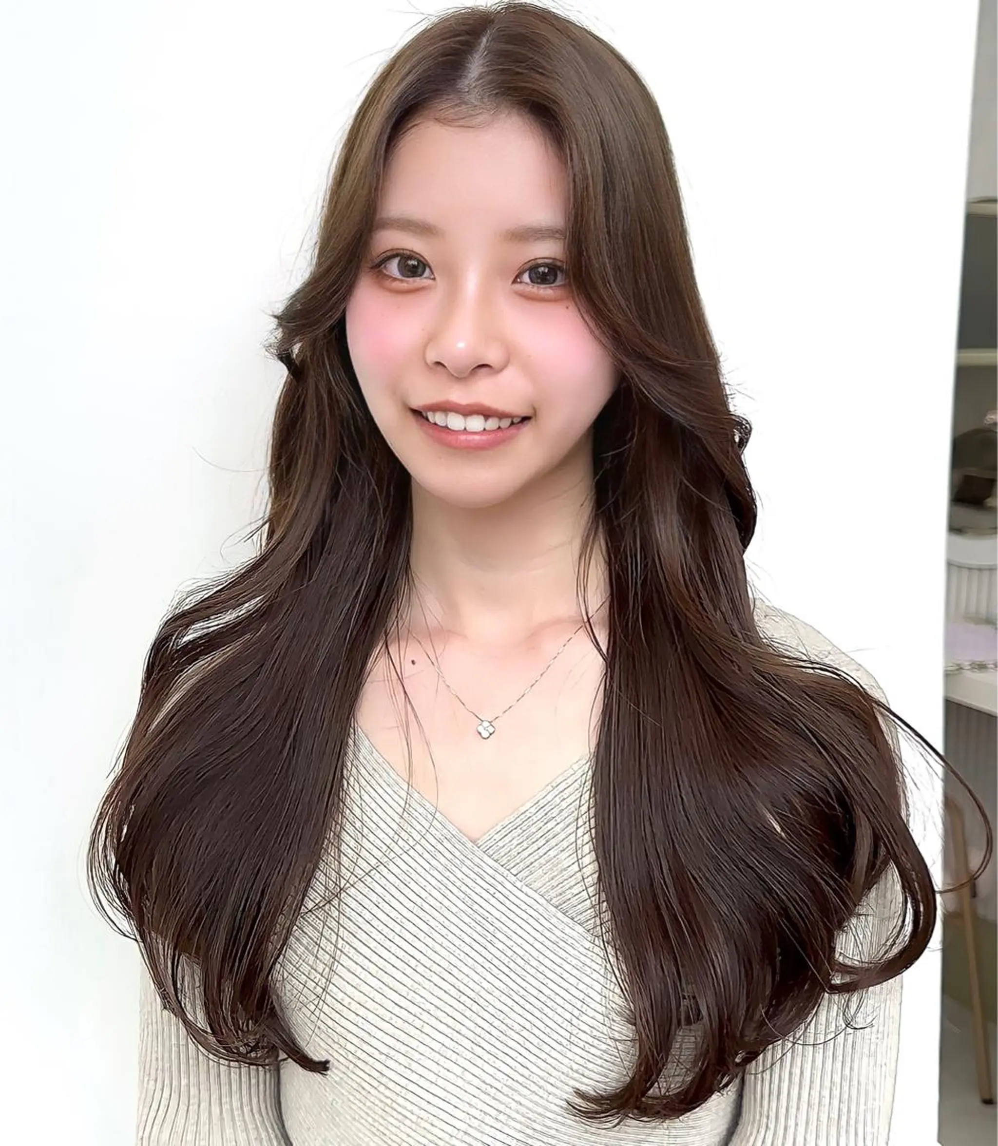 ロング カラー エギョモリ 顔まわりレイヤー 顔周りカット ヨシンモリ 韓国風ヘア 顔周り特化/韓国ヘア /レイヤー/吉野幸大のヘアスタイル