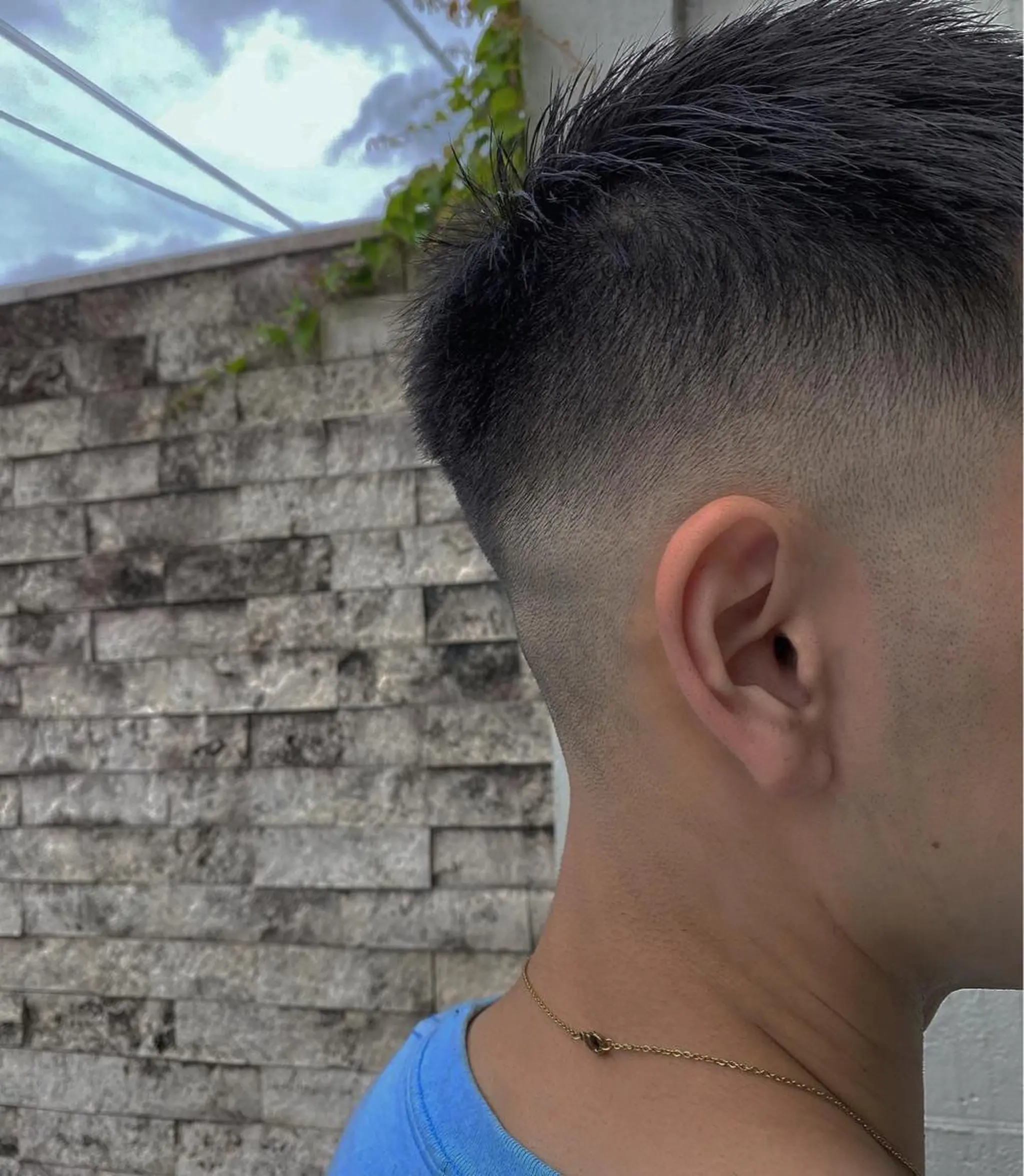 ショート メンズ フェードカット カット パーマ、髪質改善 カズマのヘアスタイル