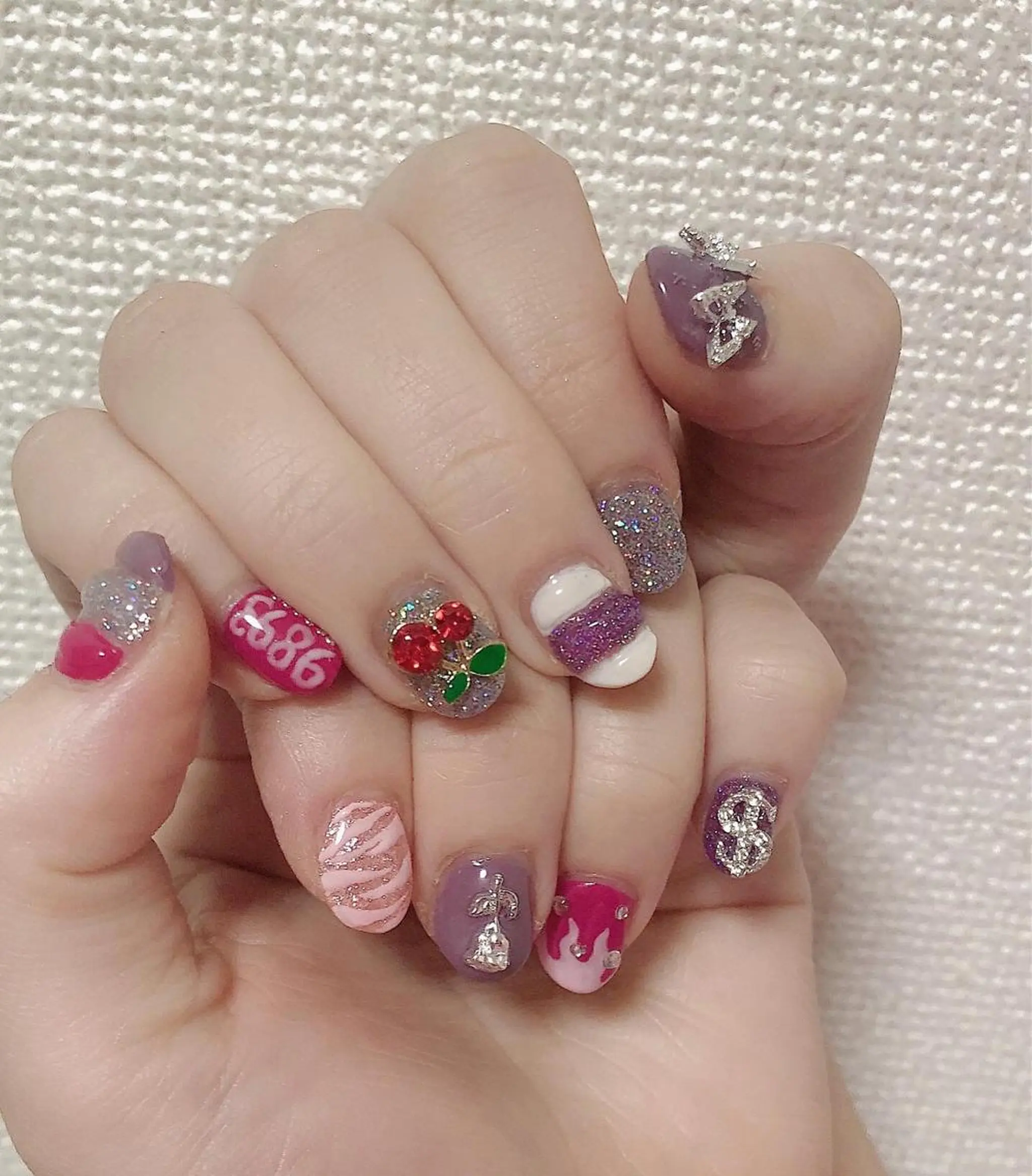 ネイル ジェルネイル ハンドネイル プーモワベリー ♡のネイルデザイン