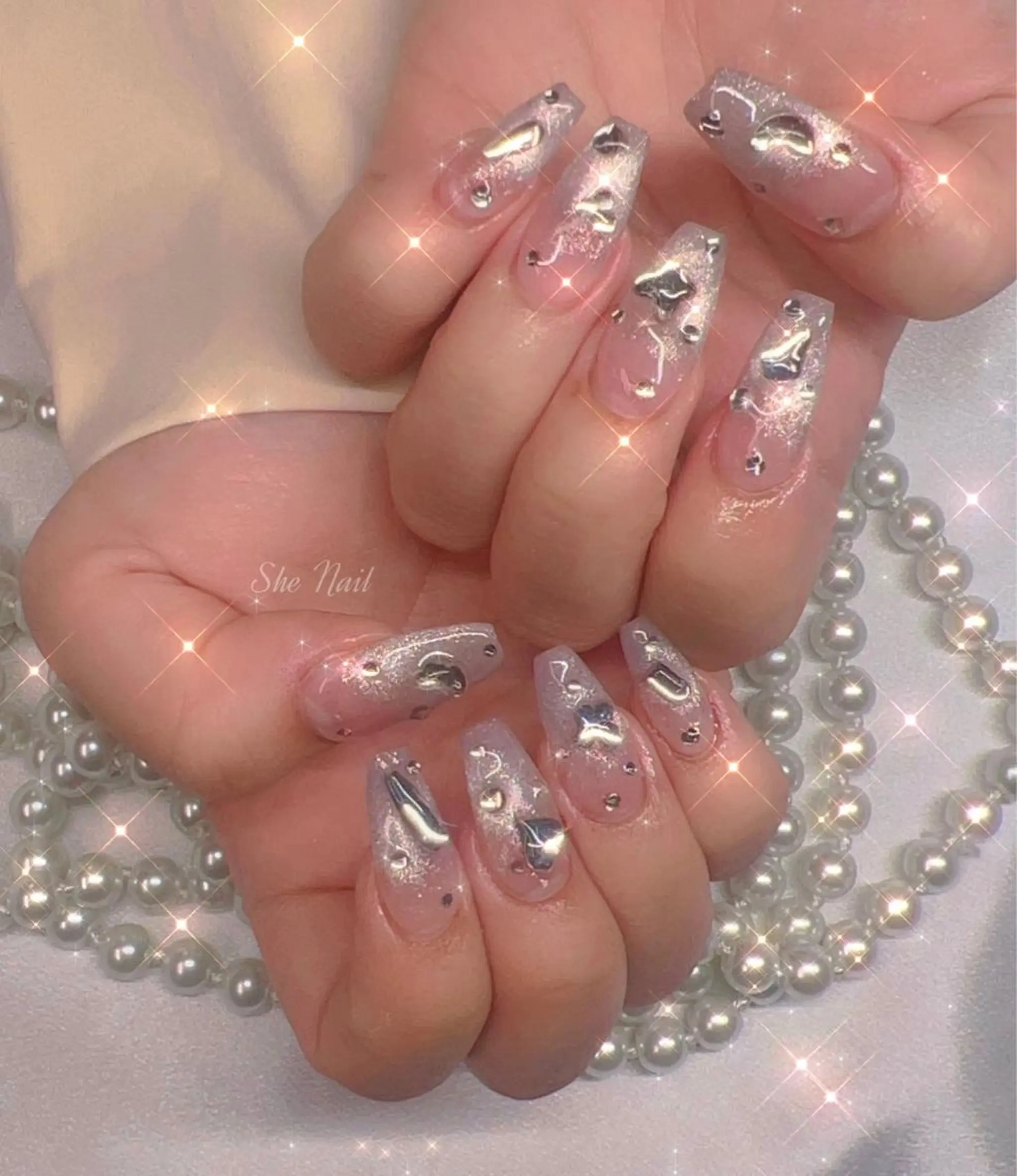 ネイル チークネイル 長さ出し フレンチネイル マグネットネイル 持ち込み ハンドネイル She   Nail所属・ISA_ BELLAのネイルデザイン