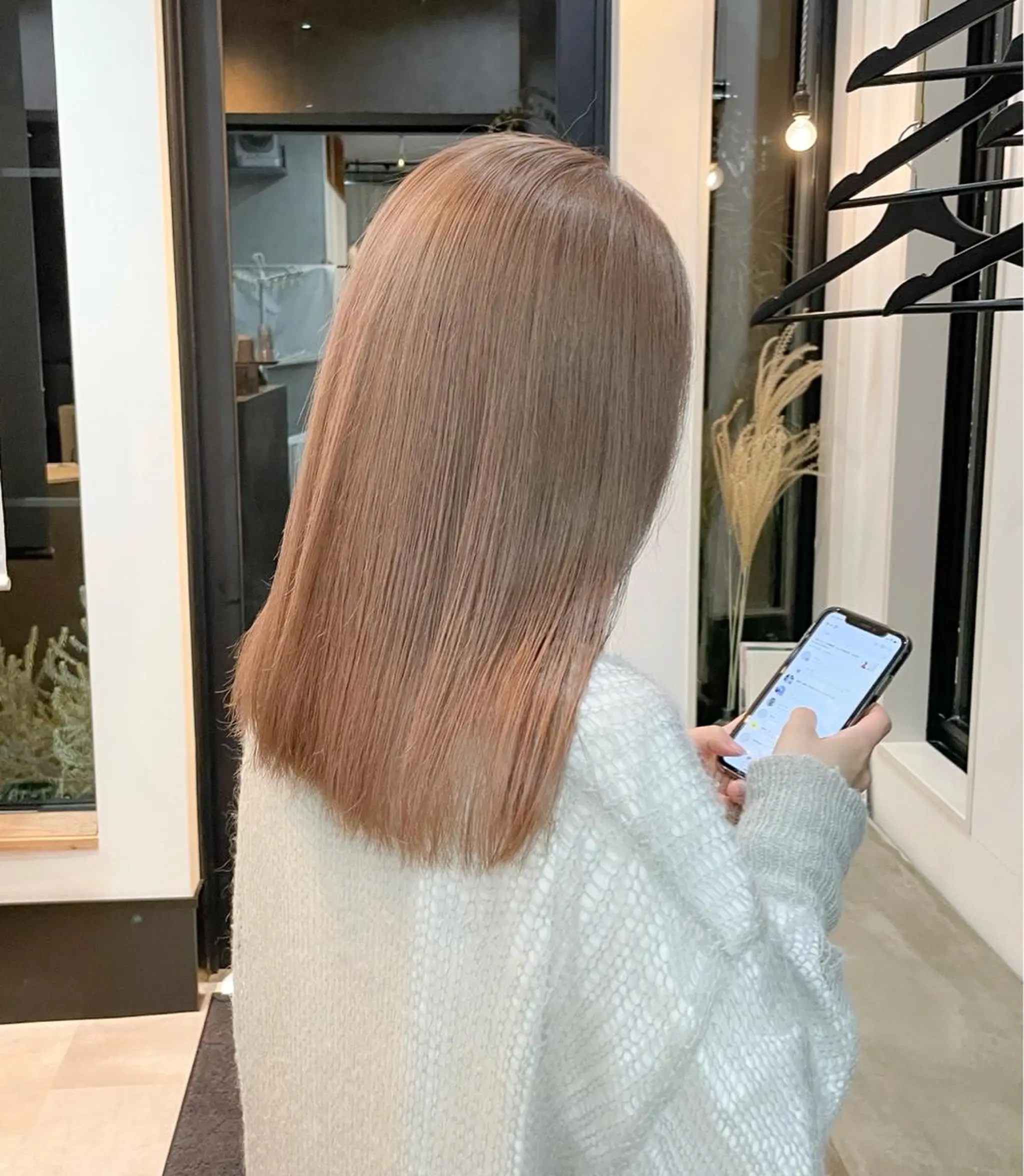 セミロング カラー セミロングパーマ ブリーチ ケアブリーチ ハイトーンカラー ダウンパーマ 【sity.ザイク】のヘアスタイル