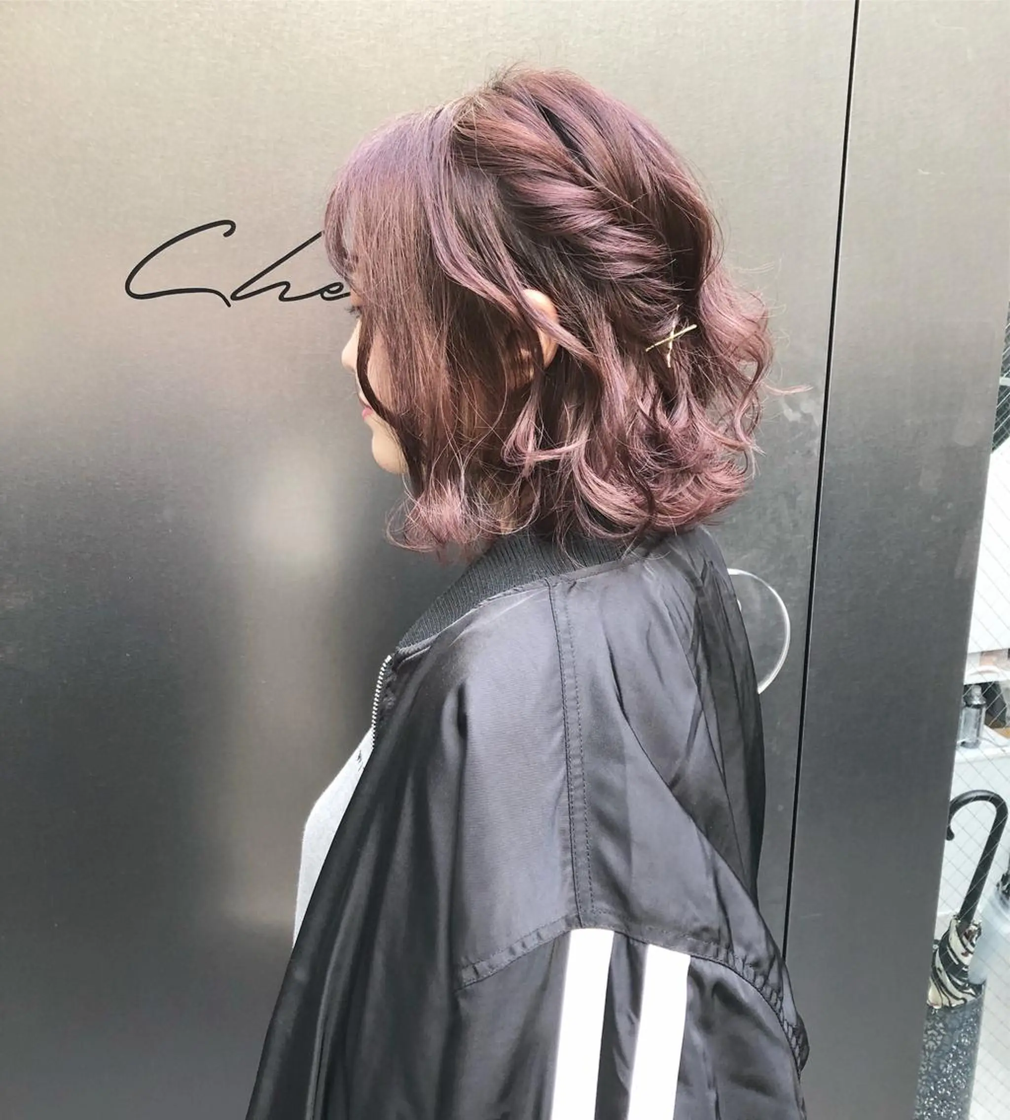 ショート カラー ヘアアレンジ ラベンダーカラー 簡単アレンジ autre所属・大久保 ひでなりのヘアスタイル