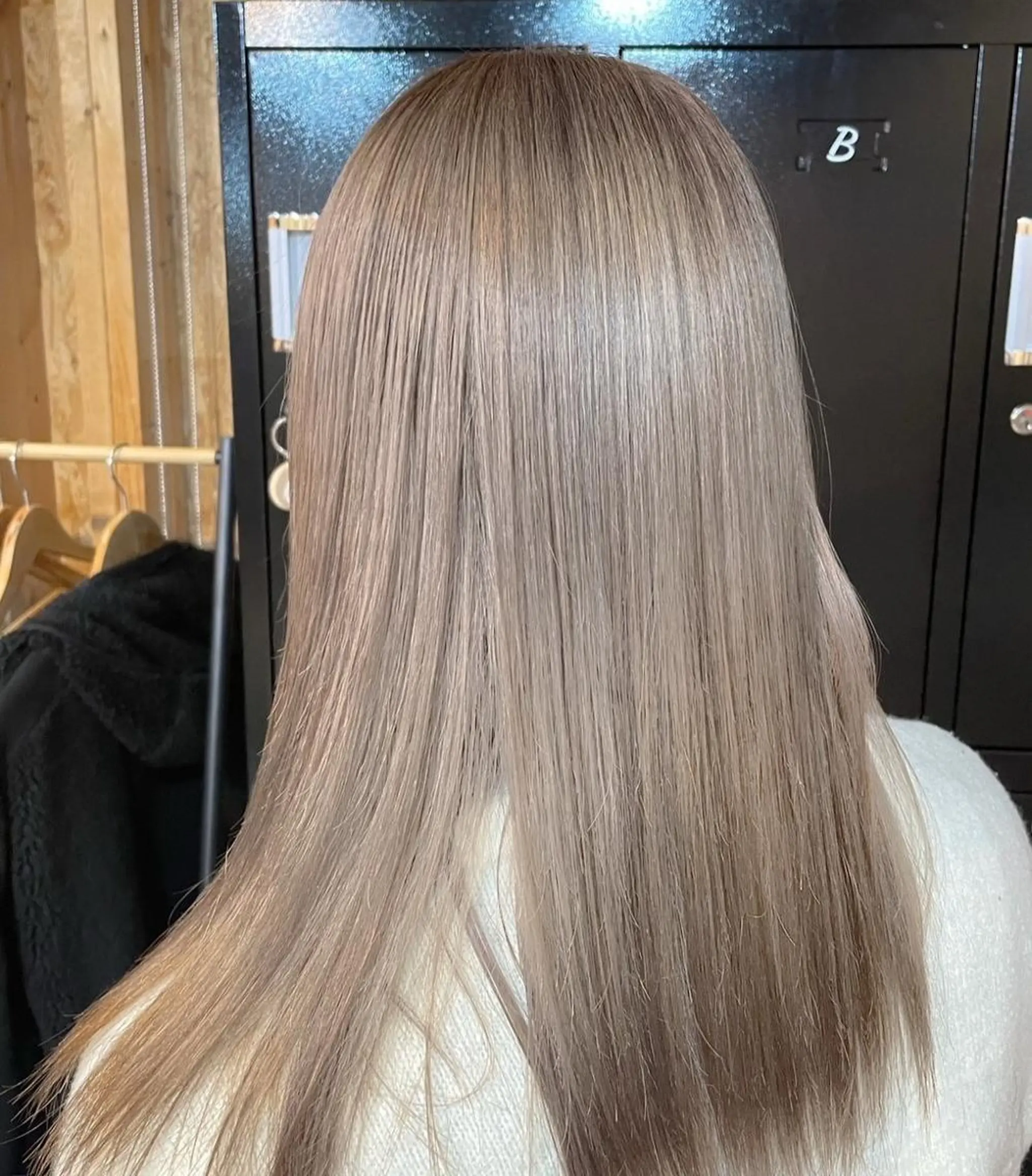 セミロング まろみ暖色× chia🕯のヘアスタイル