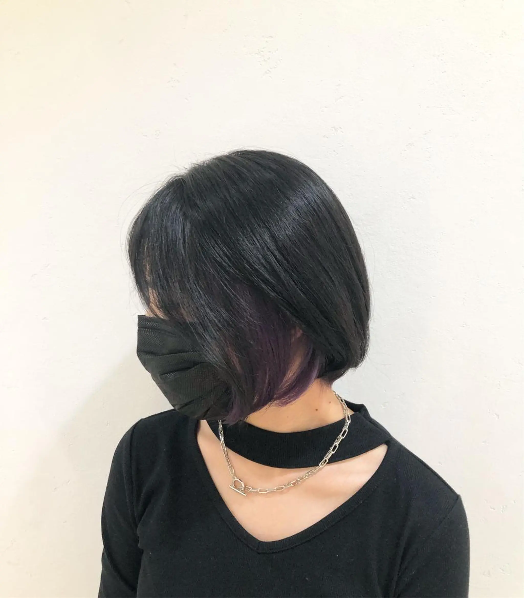 ショート カラー インナーカラー パープルカラー ヘアカラー 透け感カラー🫧 加納トモヒロのヘアスタイル