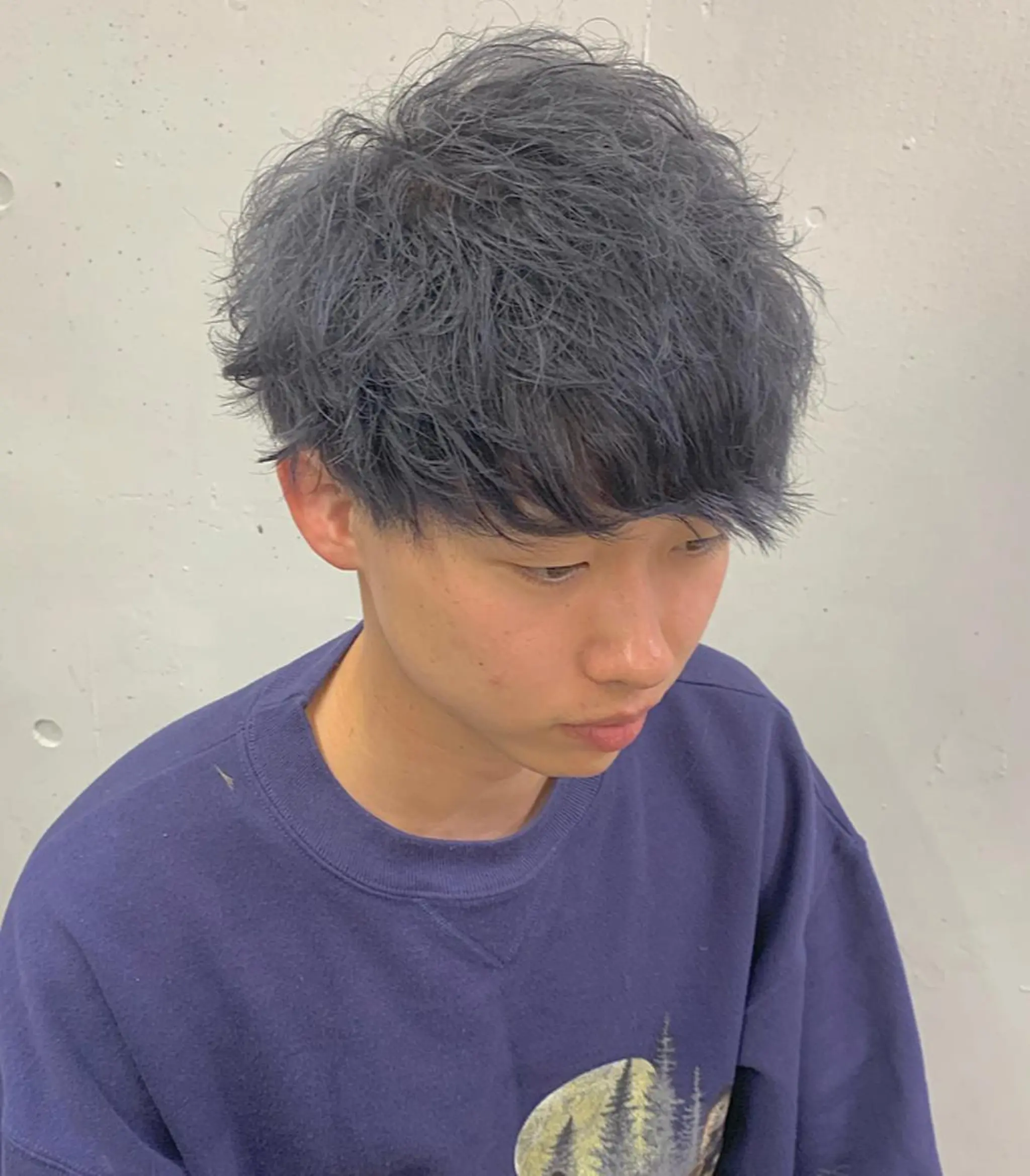 ショート カラー ヘアアレンジ メンズ メンズハイトーン ハイトーンカラー ネイビーカラー NOGYI所属・野木 良平のヘアスタイル