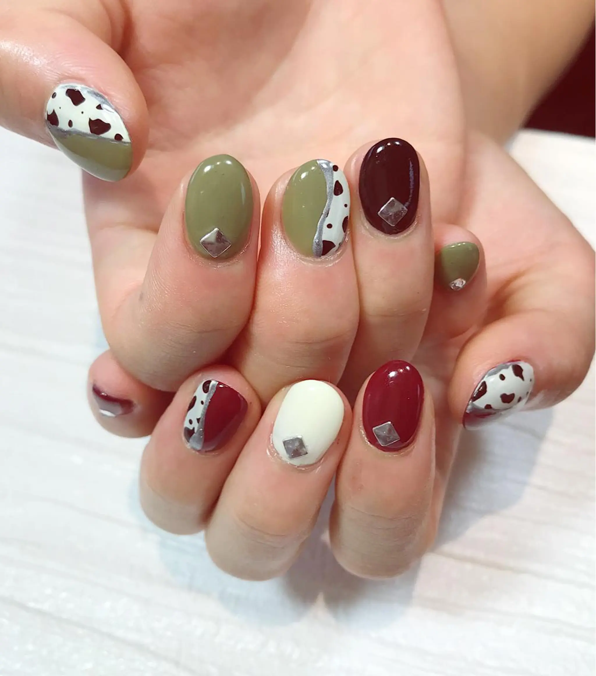 ネイル アニマル柄 ボルドー NAILSALON AMULEのネイルデザイン
