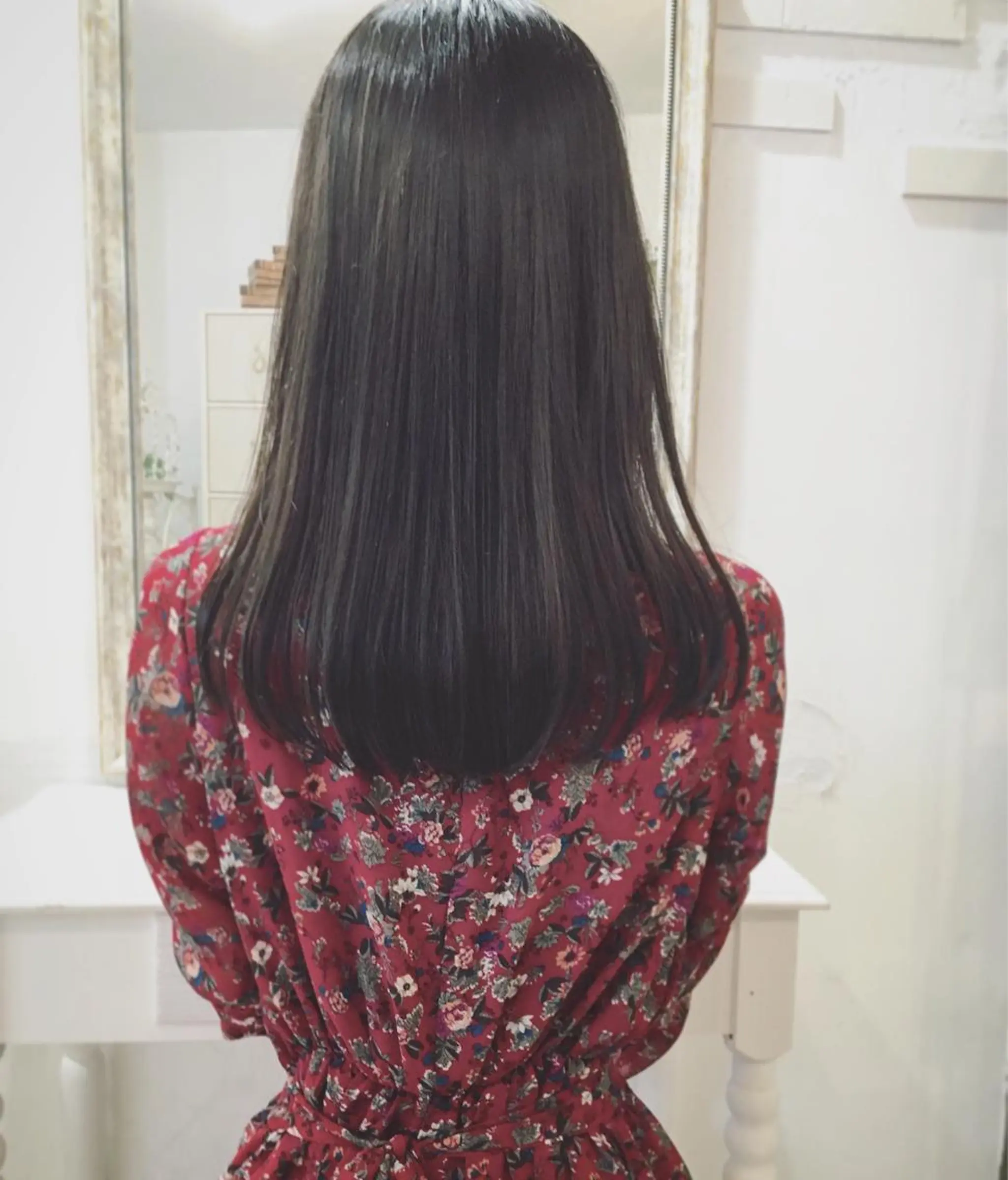 ミディアム セミロング エクステ（レミー毛） NINEのヘアスタイル