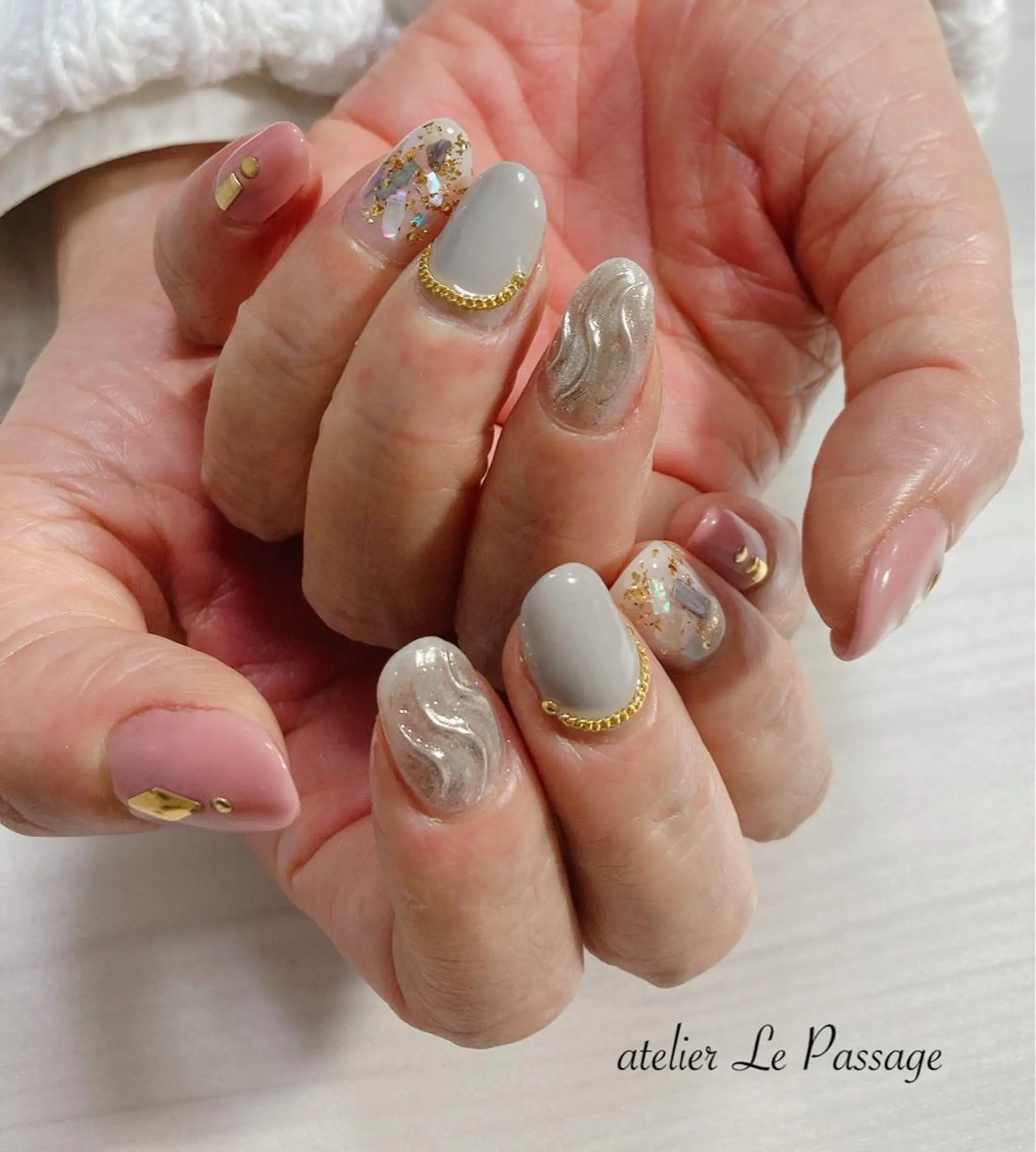 ネイル オーロラネイル ジェルネイル ラメ(グリッター) ミラーネイル ニュアンスネイル Atelier Le Passage所属・h nakatsukaのネイルデザイン