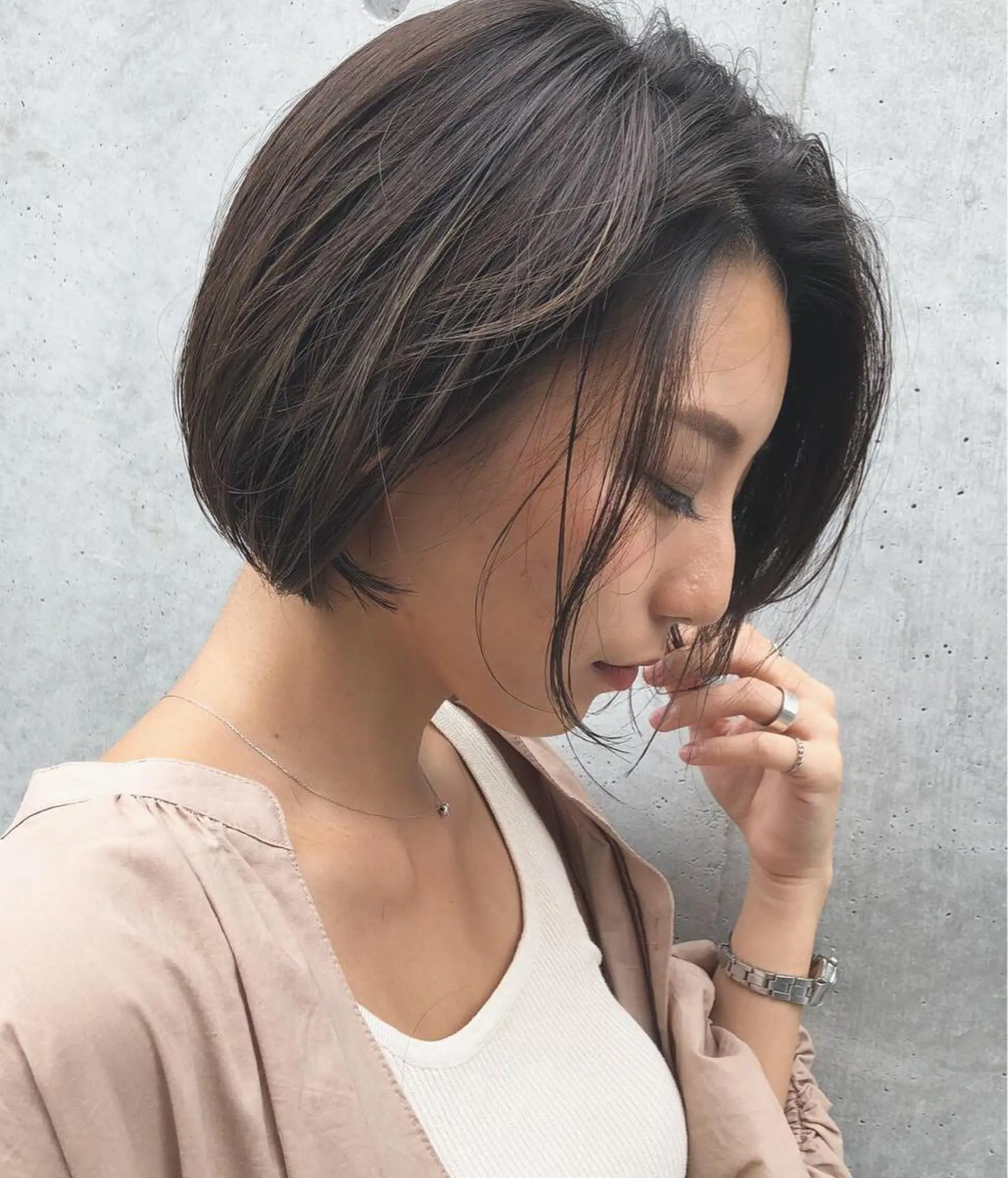 ショート カラー THE DAY所属・AKI HASHIMOTOのヘアスタイル