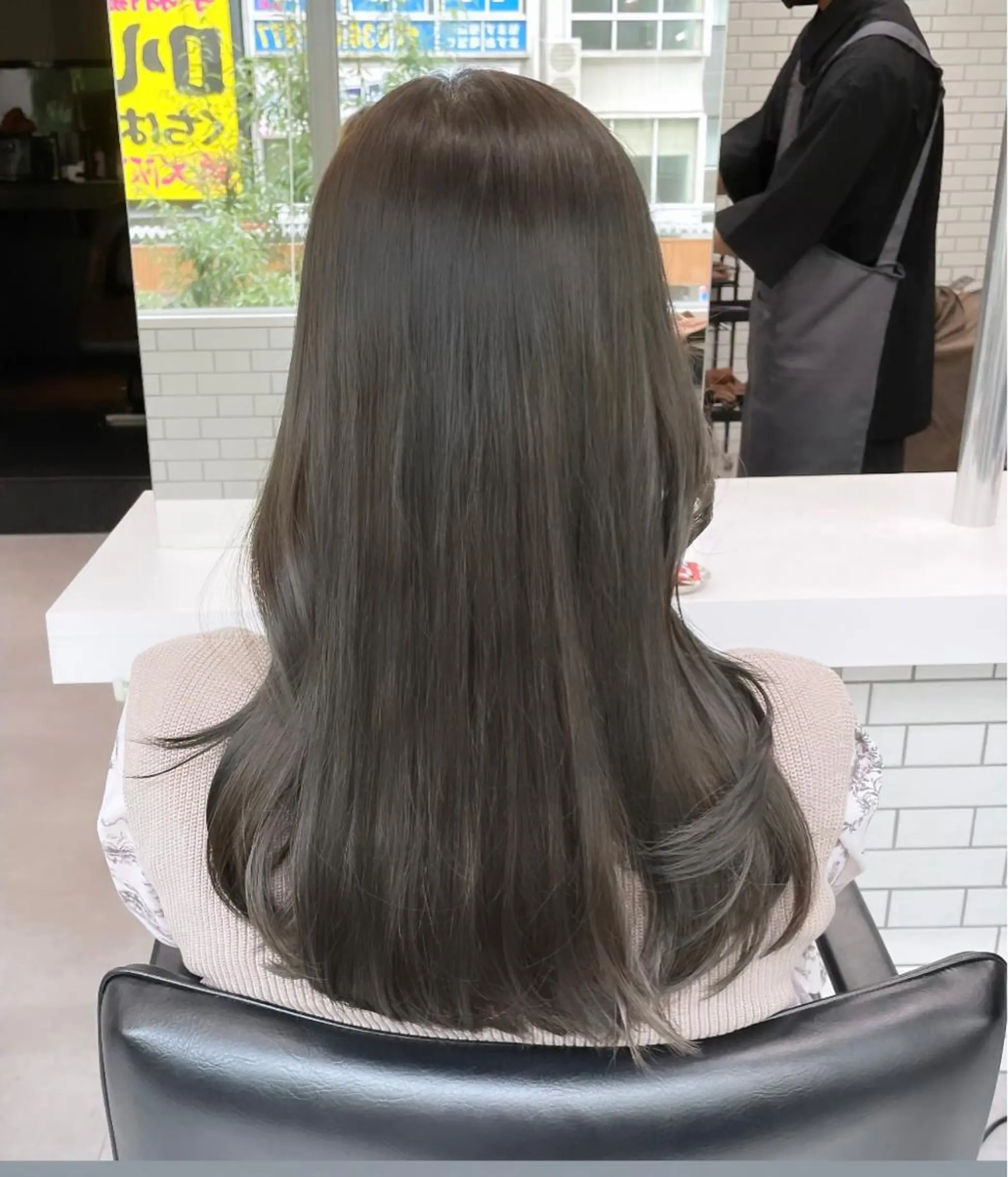 セミロング カラー ブリーチ グレージュ ブリーチなしカラー オリーブグレージュ オリーブグレー ヘアカラー トリートメント 透け感カラー✂️ yuuのヘアスタイル