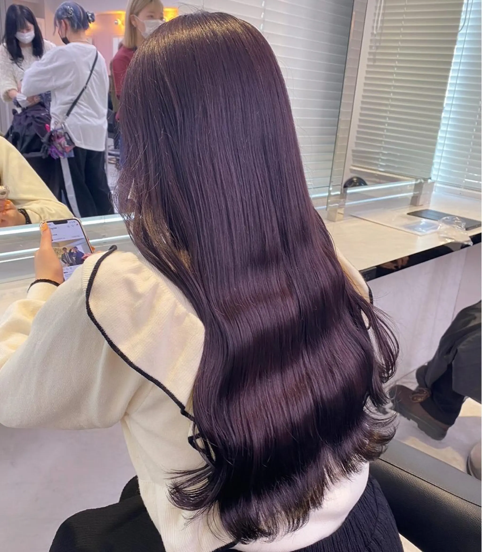 セミロング 🍒透明感カラー🌨 🥕ハイトーンカラーのヘアスタイル