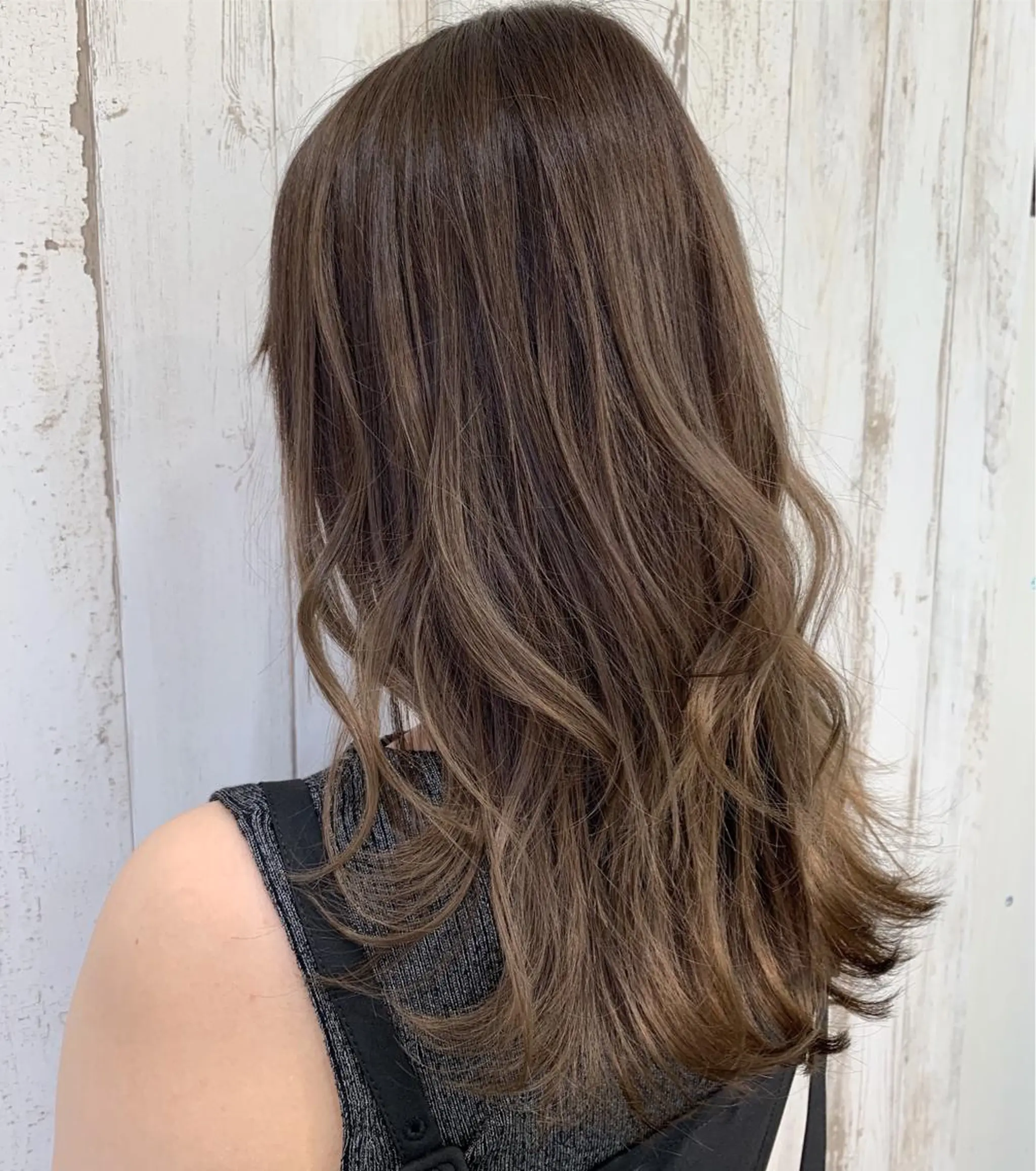 セミロング カラー HAIR&MAKE.sia所属・心斎橋ボブ 好原良真のヘアスタイル