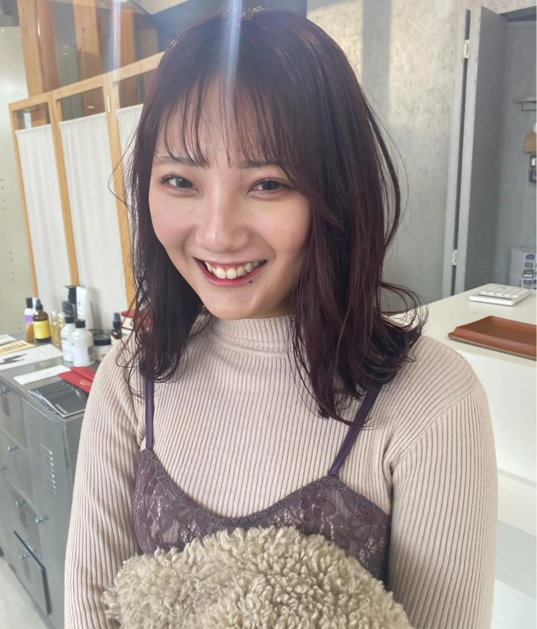 セミロング カラー ピンクカラー ヘアカラー en⁺ trust所属・山口 麗音のヘアスタイル