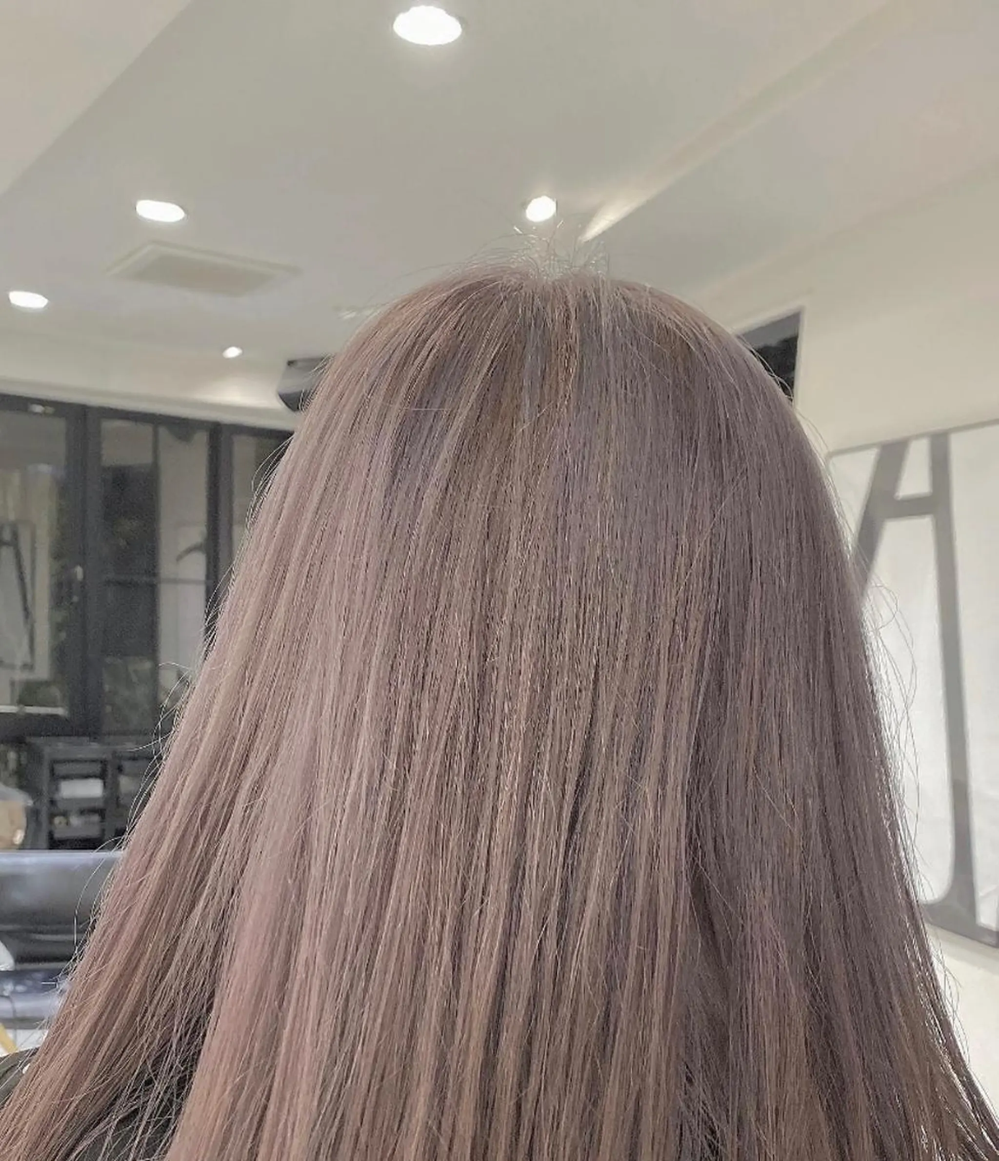 セミロング カラー ベージュカラー ハイトーンカラー ラベンダーカラー ヘアカラー トリートメント ヘッドスパ ヘアセット ayumi / ダブルカラーのヘアスタイル