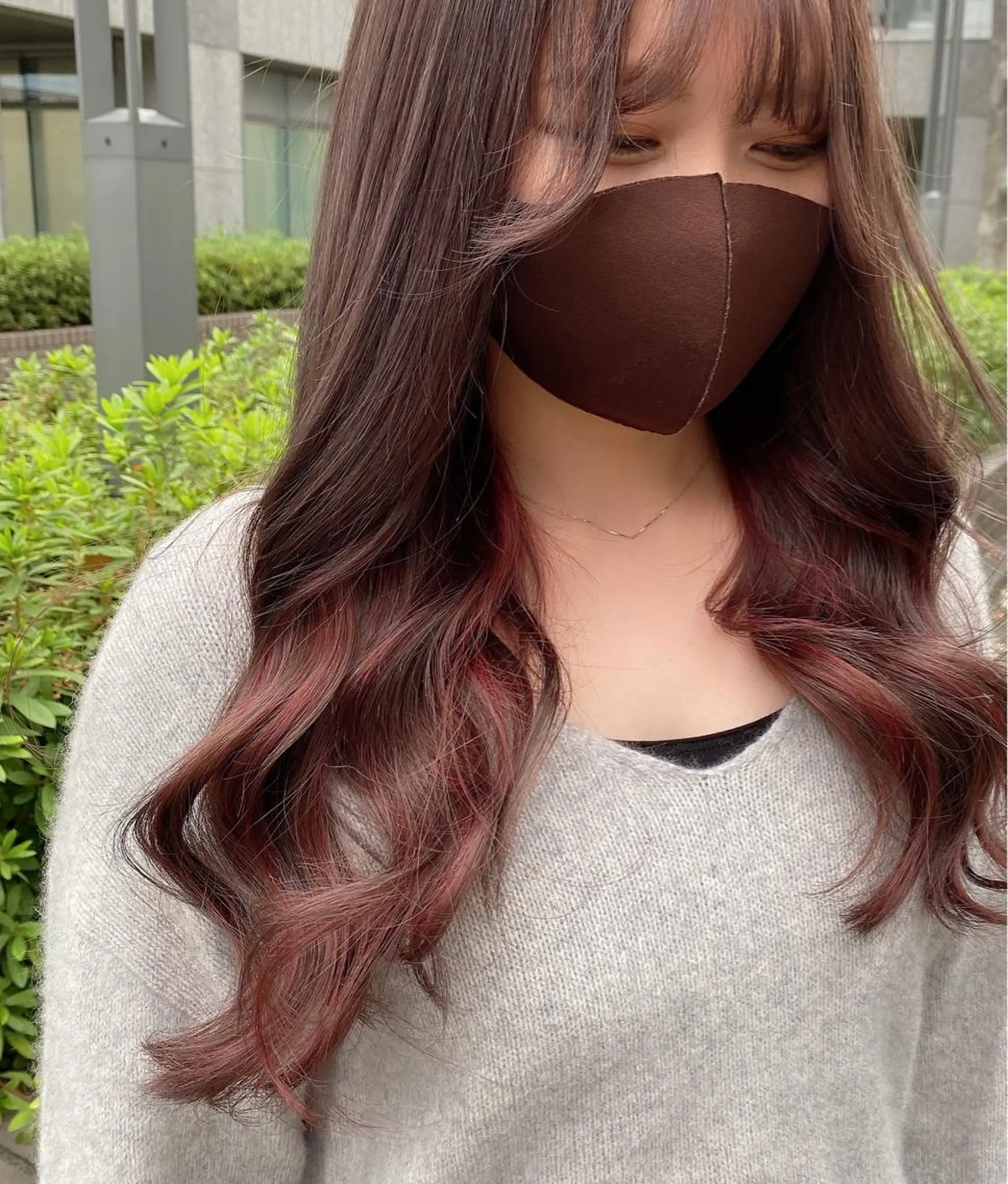ロング カラー インナーカラー レッドカラー 森本 笑のヘアスタイル