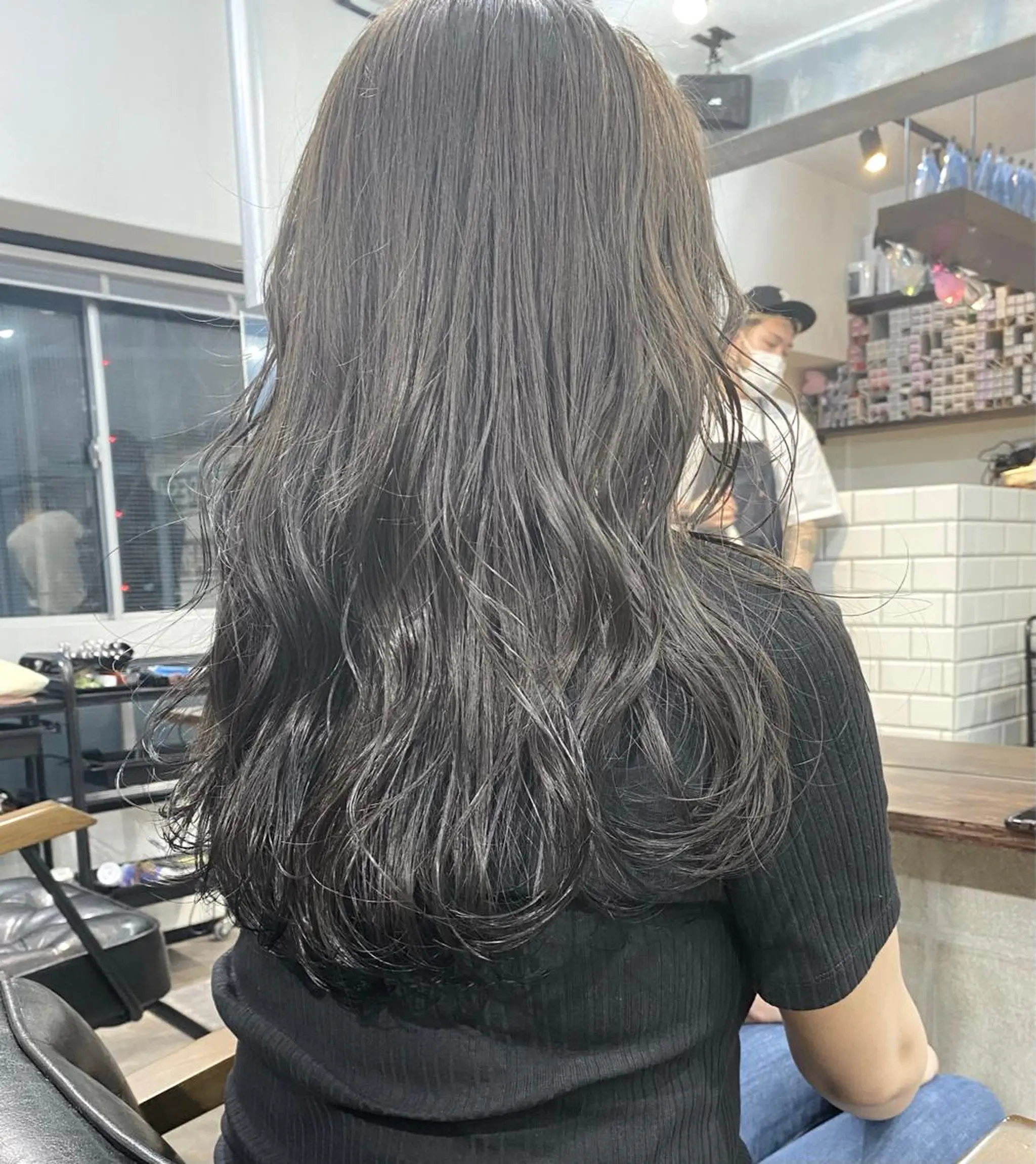 ミディアム カラー ダークグレー ダークグレージュ グレージュ ボブとパーマの達人 美容室難民の方は是非のヘアスタイル