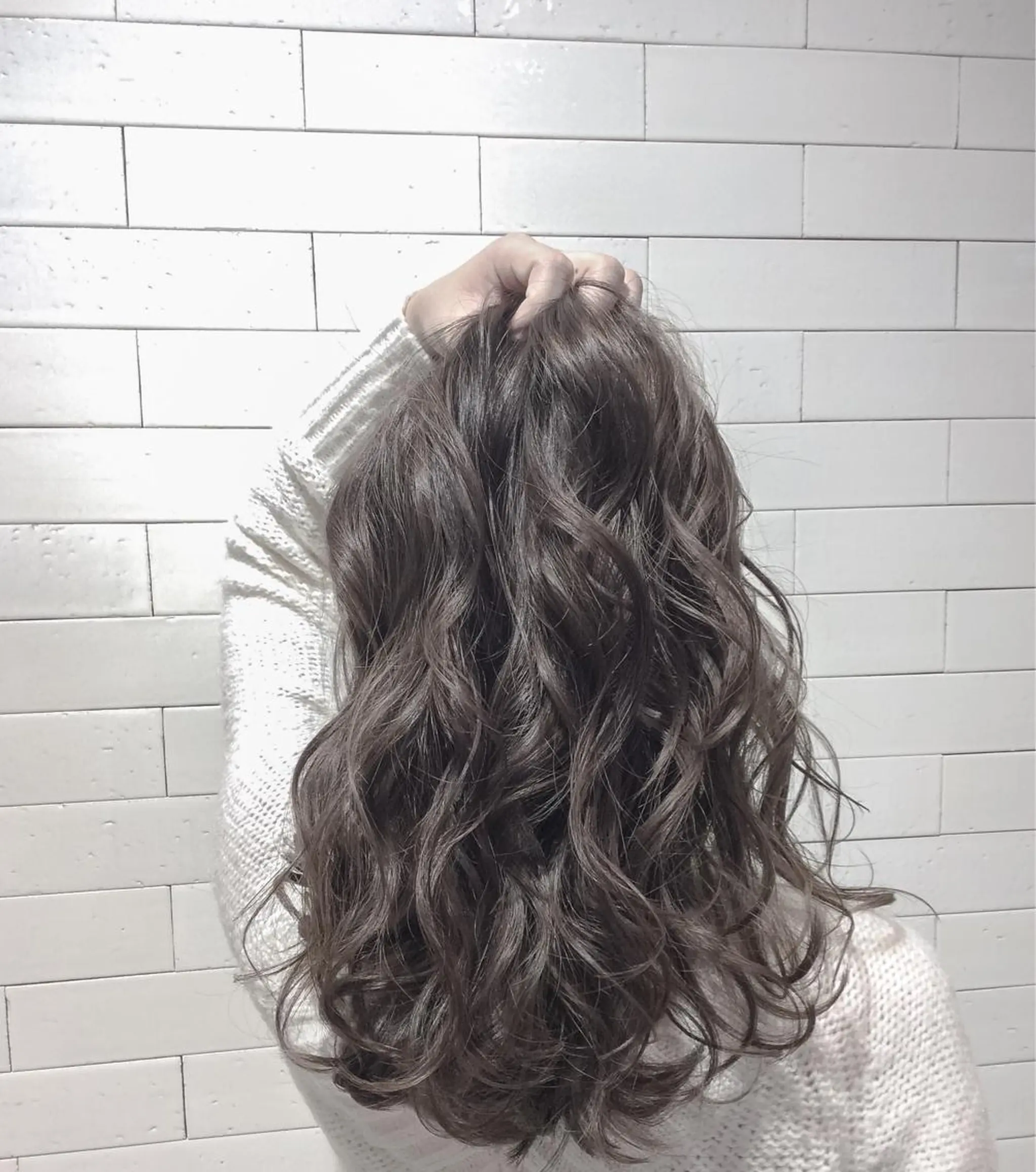 ミディアム カラー アッシュ アッシュグレー ハイライトカラー ハイライト レイヤーカット× 髪質改善たもりのヘアスタイル