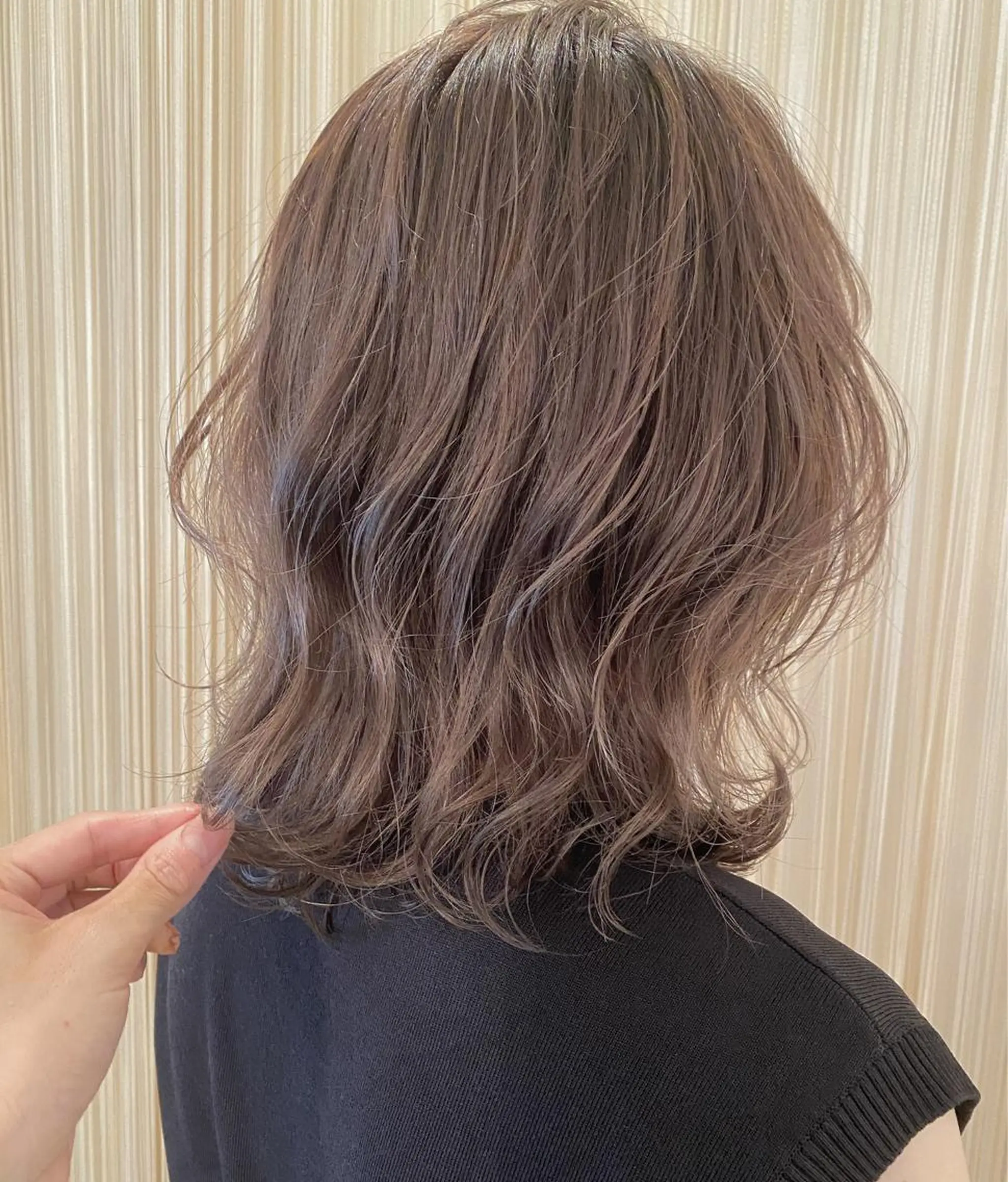ミディアム アッシュ ハイライト an:title所属・くせ毛×ショート 上岡勇祐のヘアスタイル