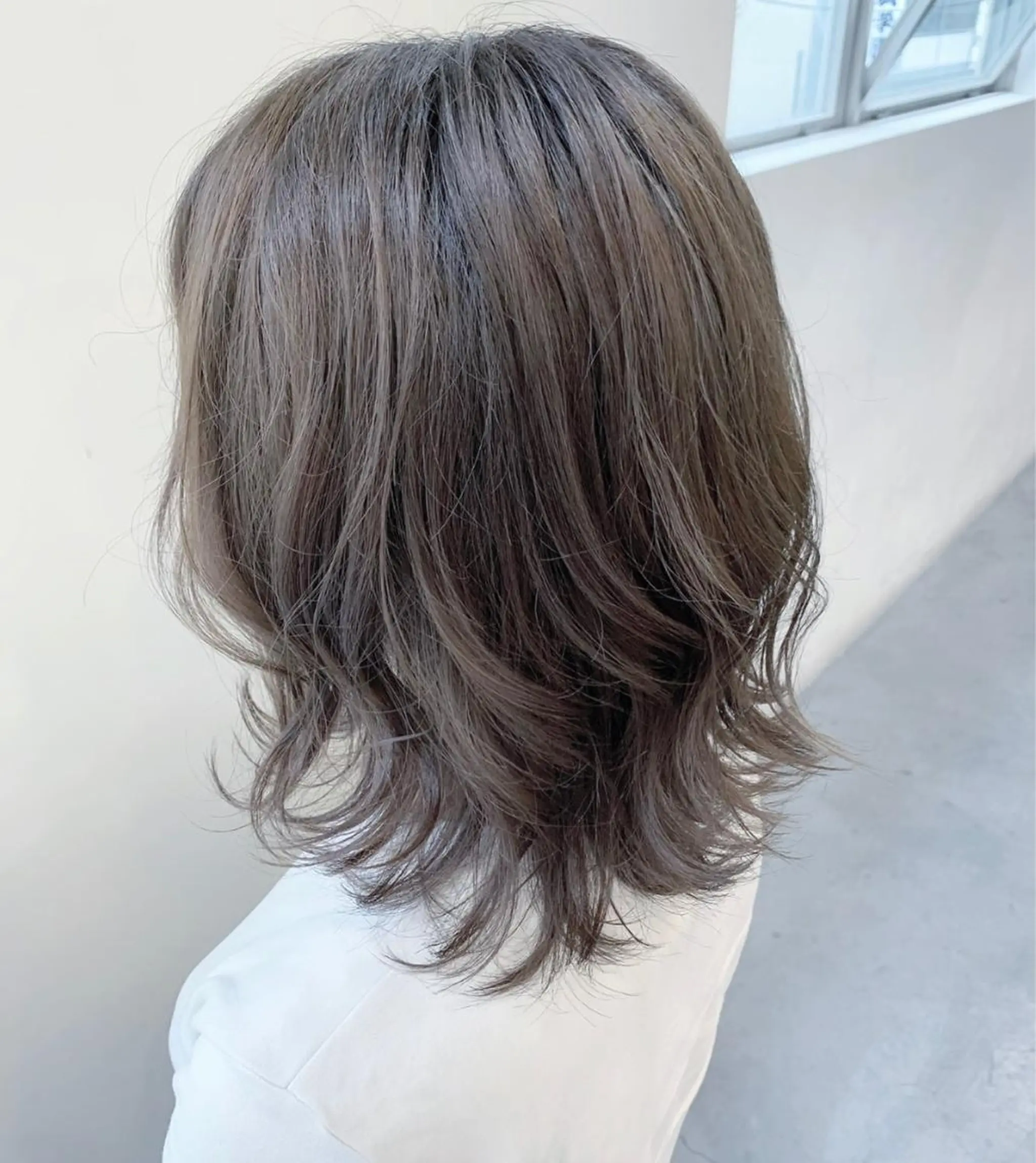 ミディアム カラー エミュスト心斎橋所属・🎨カラー&髪質改善 職人　松葉優希のヘアスタイル