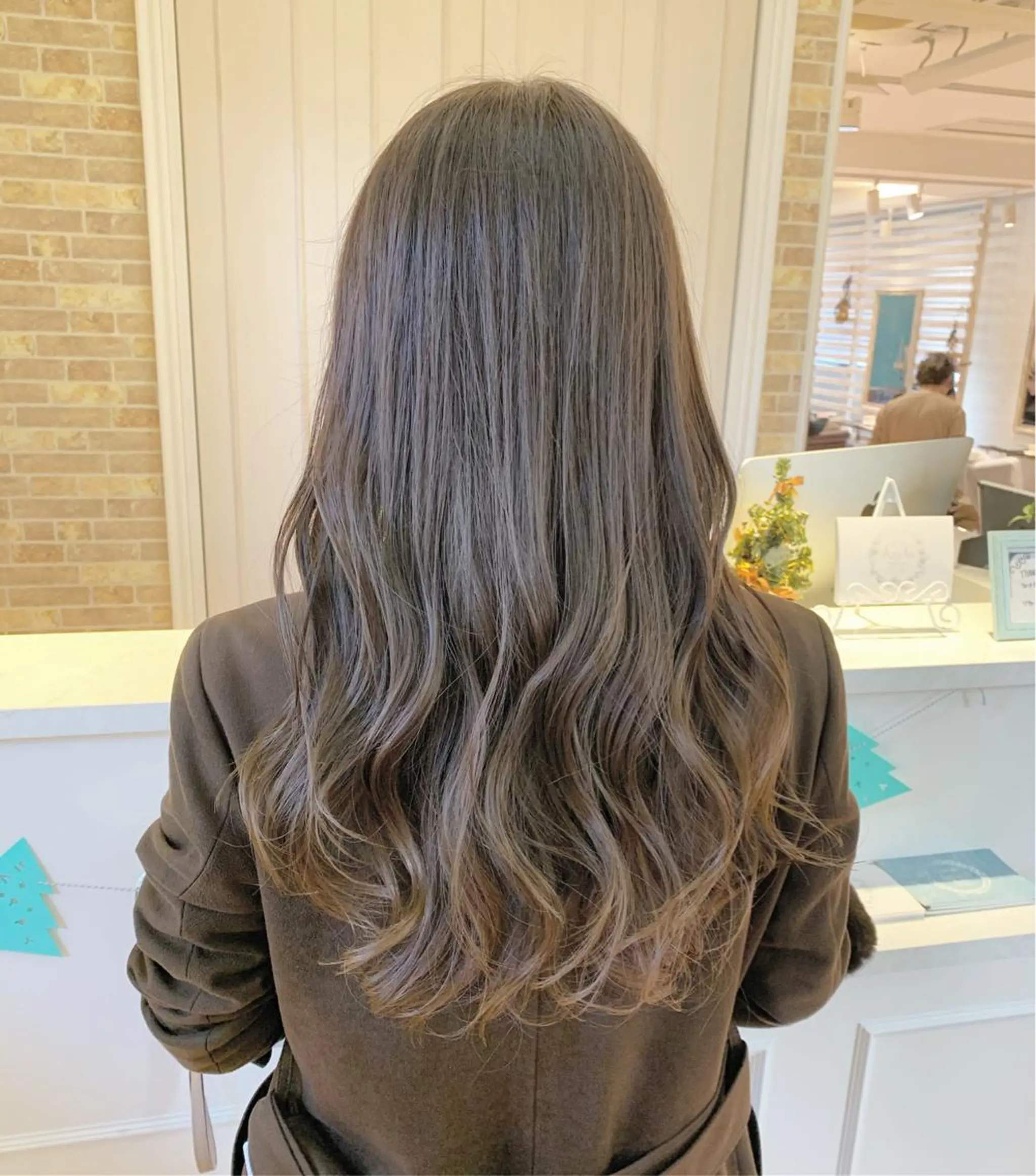 ロング カラー ヘアアレンジ アッシュ アッシュグレー アッシュグレージュ グレージュ トリートメント ヘッドスパ ✨艶髪✨透明感✨ 山内大樹のヘアスタイル