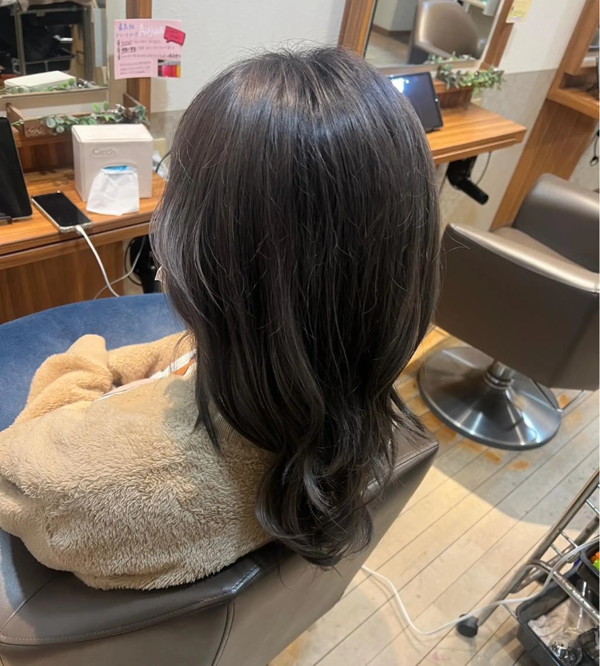 ロング カラー ブリーチ ダークグレー Luca  lino:a所属・山田 恭華 /パーマのヘアスタイル